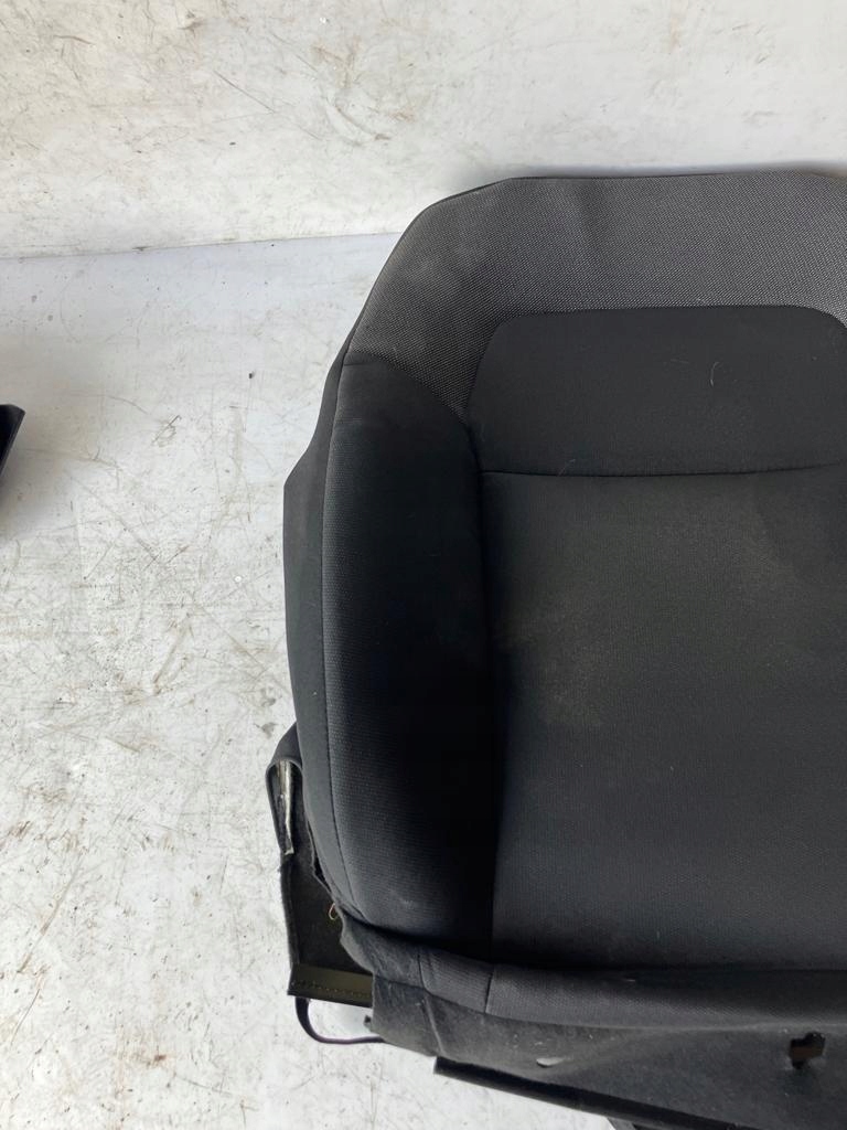 OPARCIE SITZ SANDERO III links vorne
