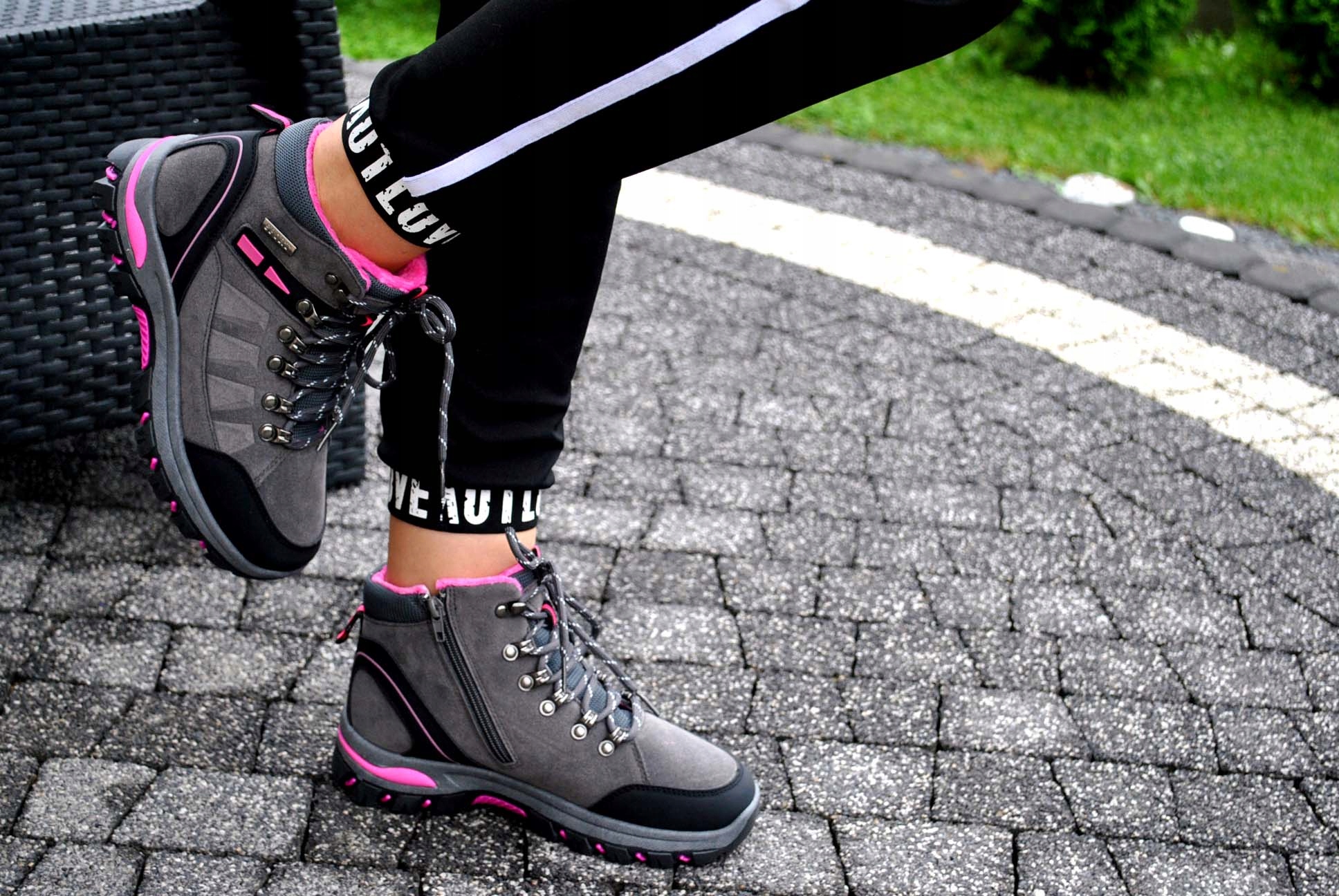 BUTY ZIMOWE OUTDOOR TREKINGI ŚNIEGOWCE TURYSTYCZNE SPORT MŁODZIEŻOWO DAMSKI Oryginalne opakowanie producenta pudełko