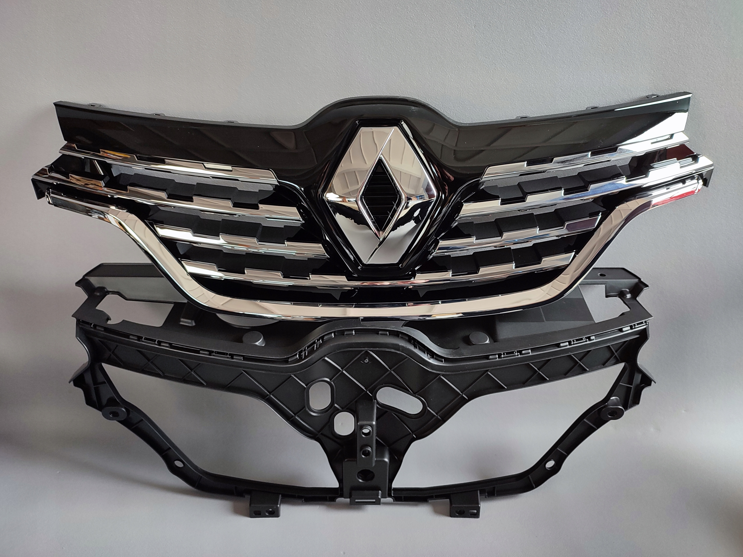 RENAULT KOLEOS II LIFT ZDERZAK PRZEDNI GRILL WZMOCNIENIE NOWY ORYGINAŁ Producent części Renault