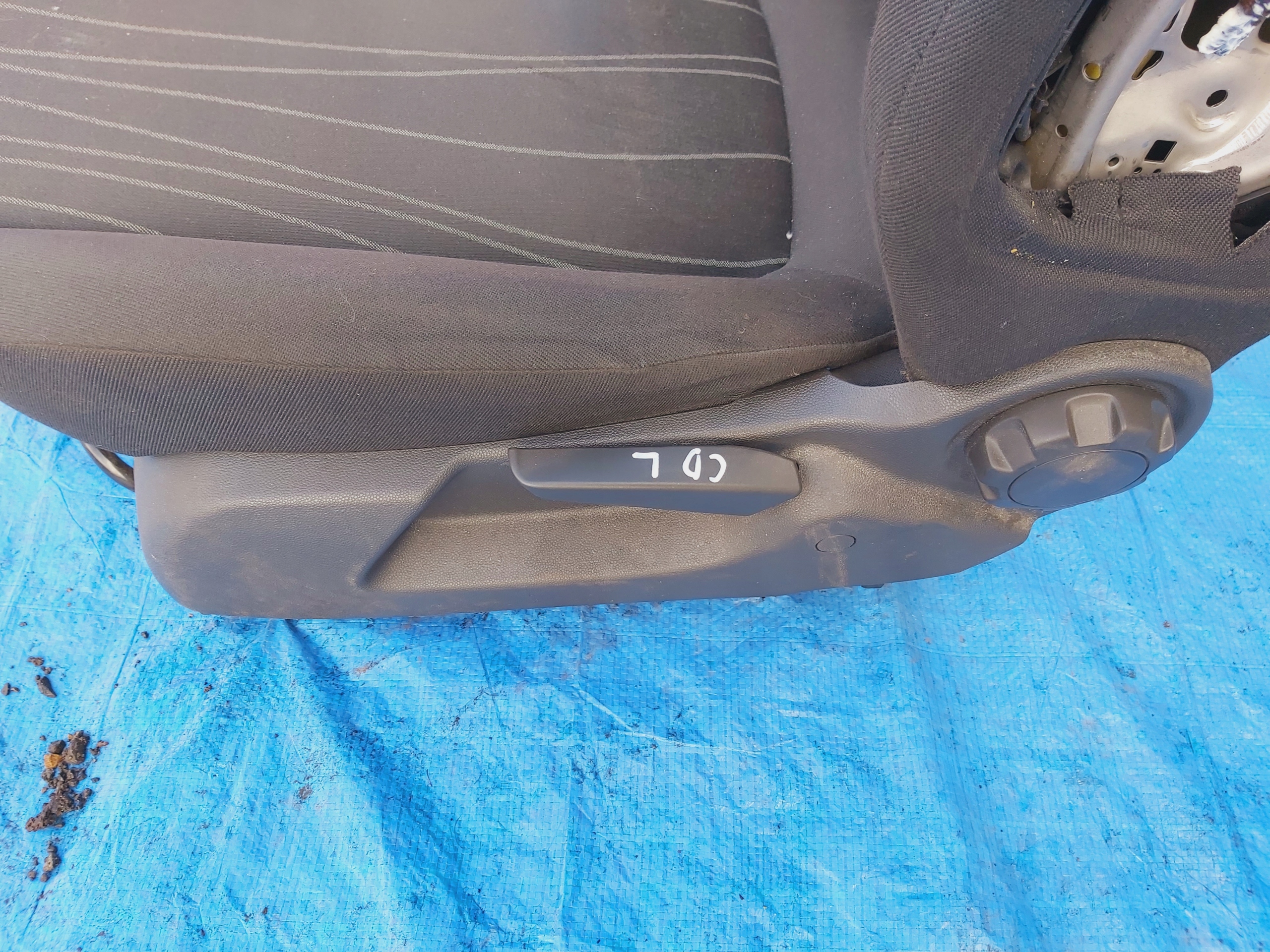 | CORSA d кресло правый пассажира перед 5D