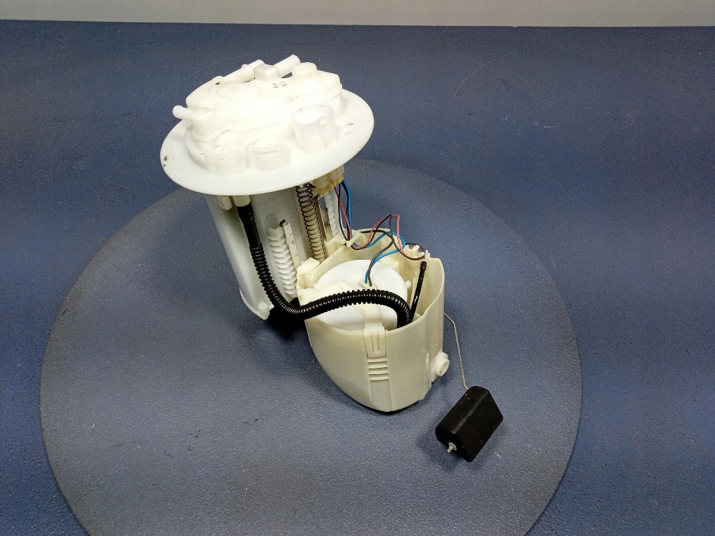 TOYOTA COROLLA X E15 06- 1.6 124KM насос Топлива