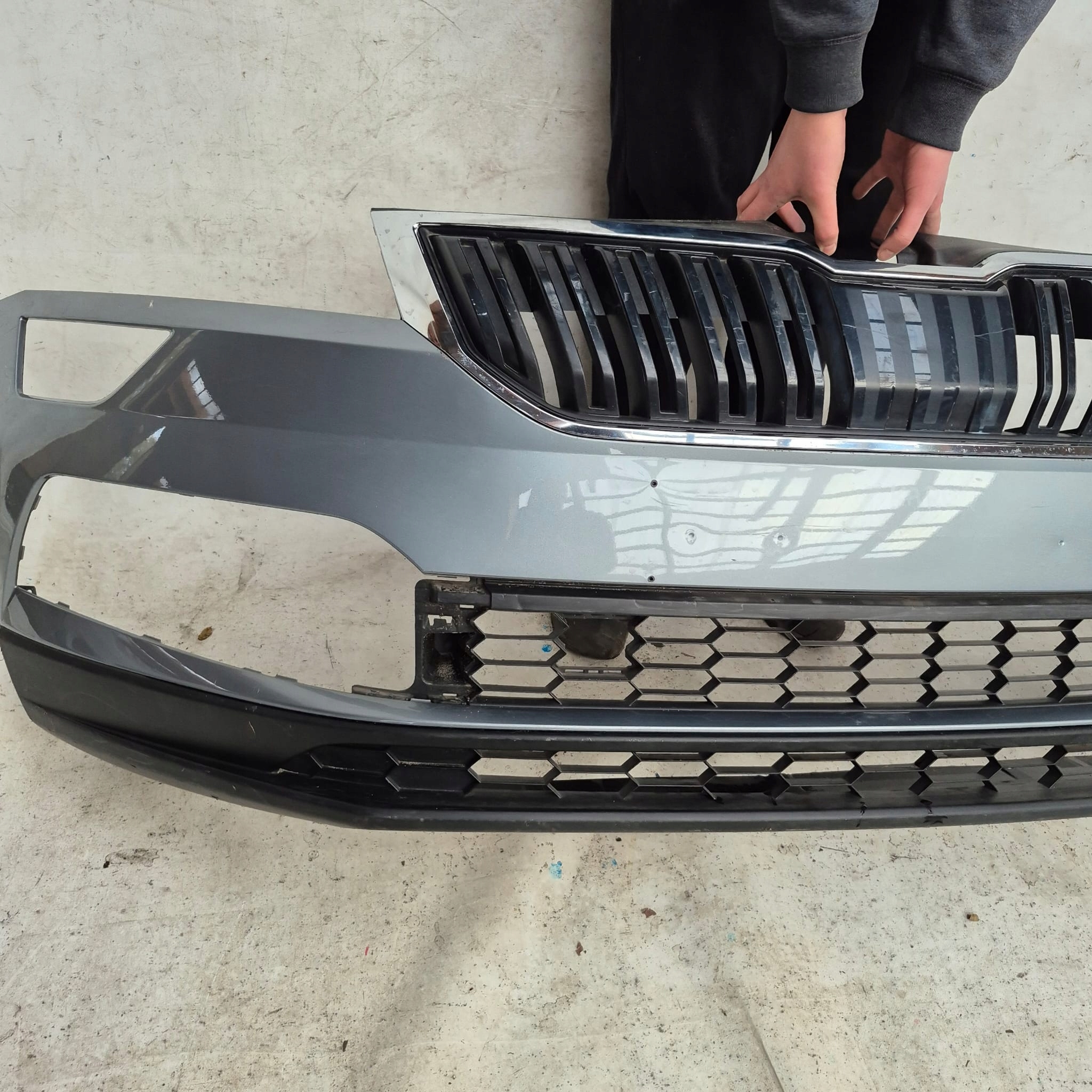 SKODA KAROQ 57A 17- bumper front front PDC 57A807221