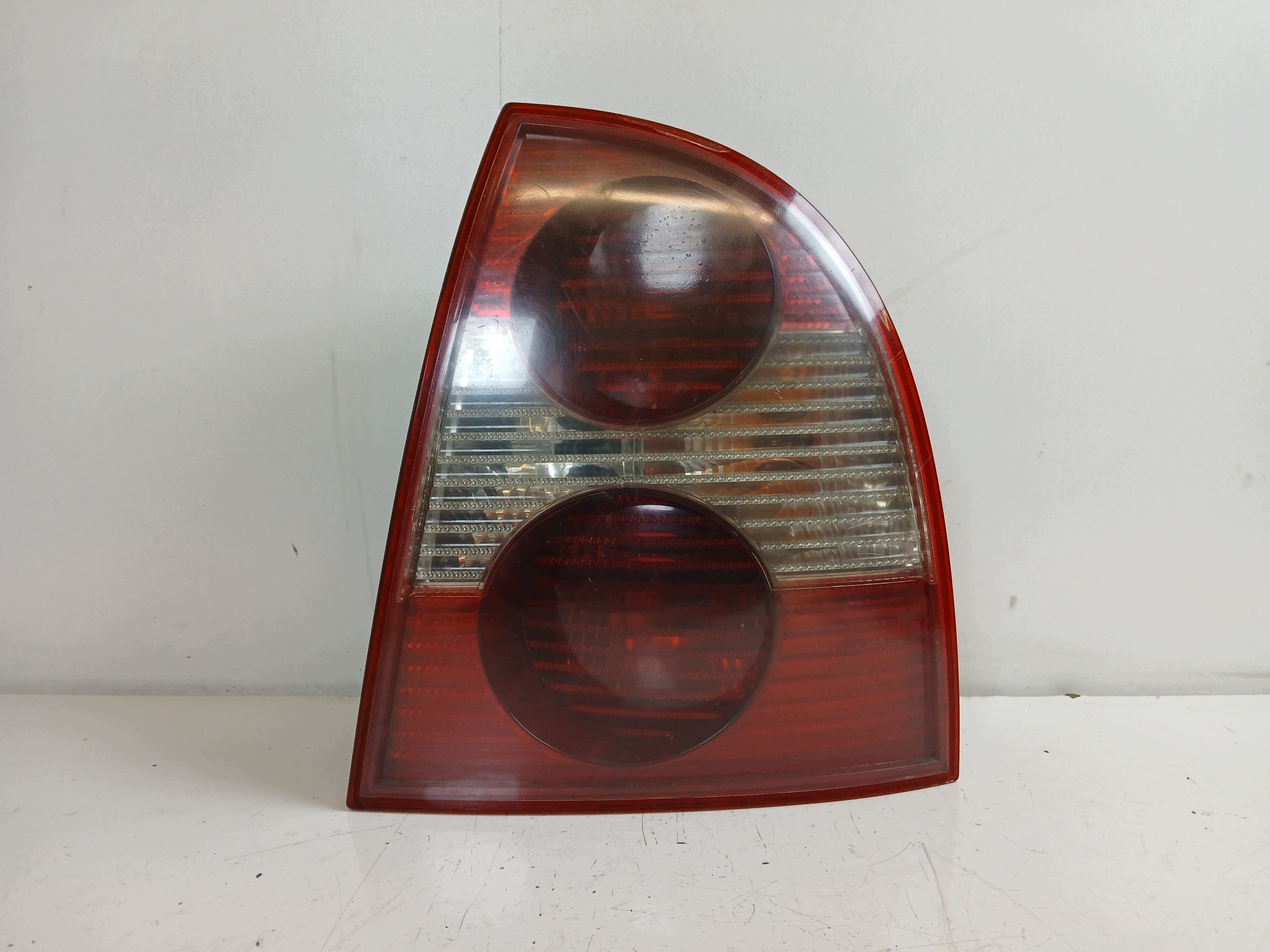 VW PASSAT B5 LIFT light right rear part sedan