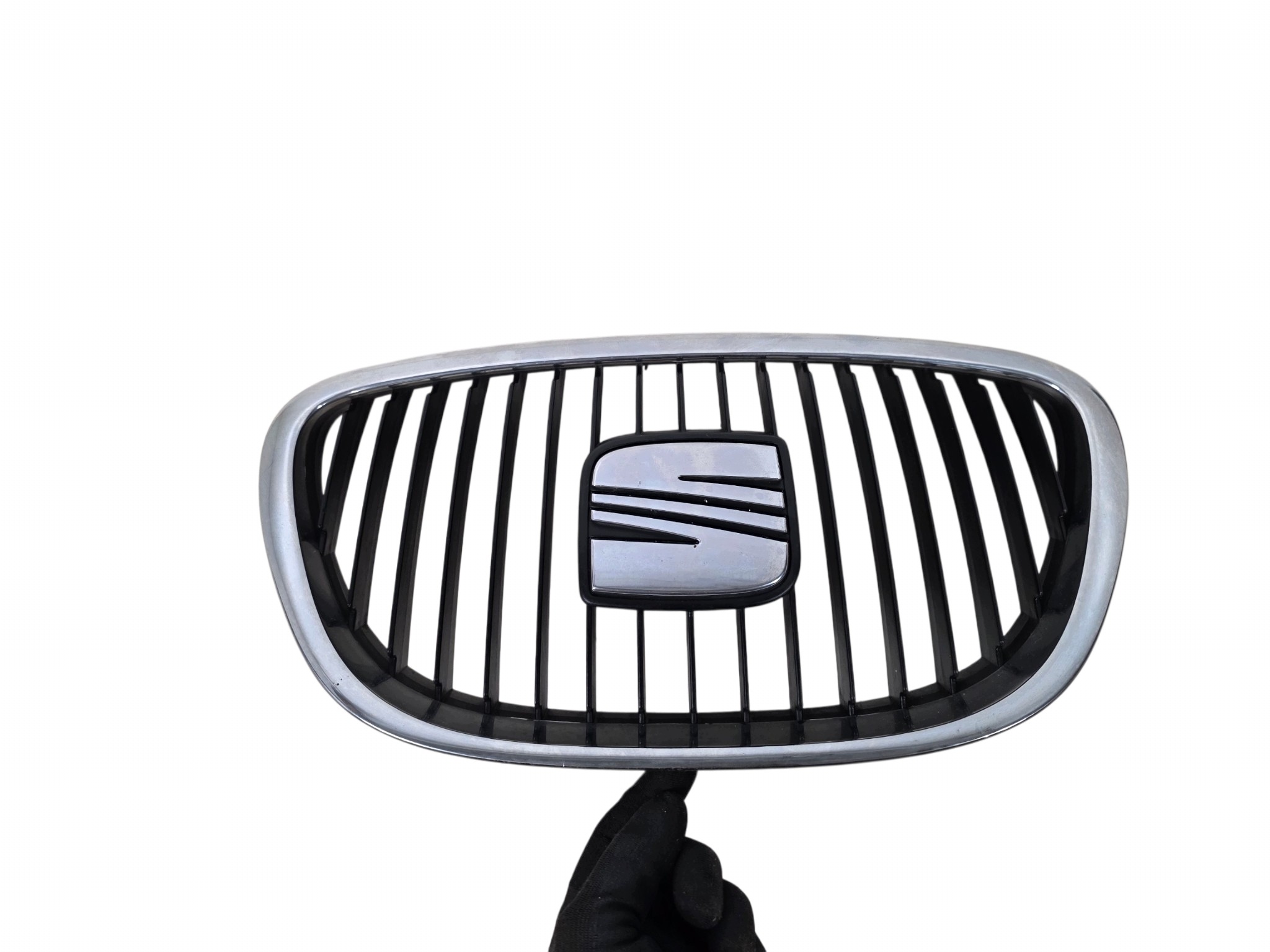 SEAT LEON 2 II 2010 grille complete CHROM original. 5P0853654