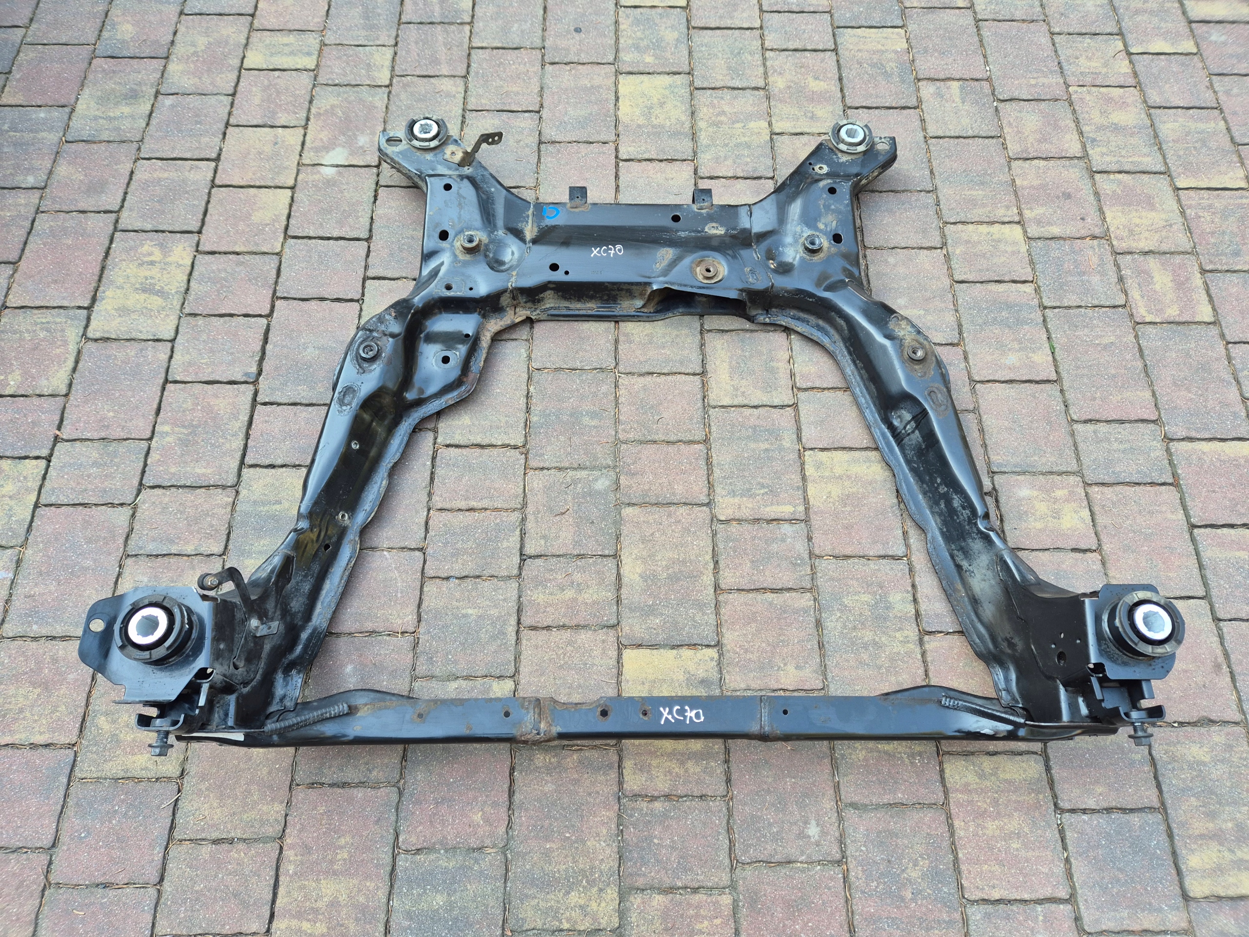 BELKA ZAWIESZENIA SANKI PRZOD VOLVO XC70 II