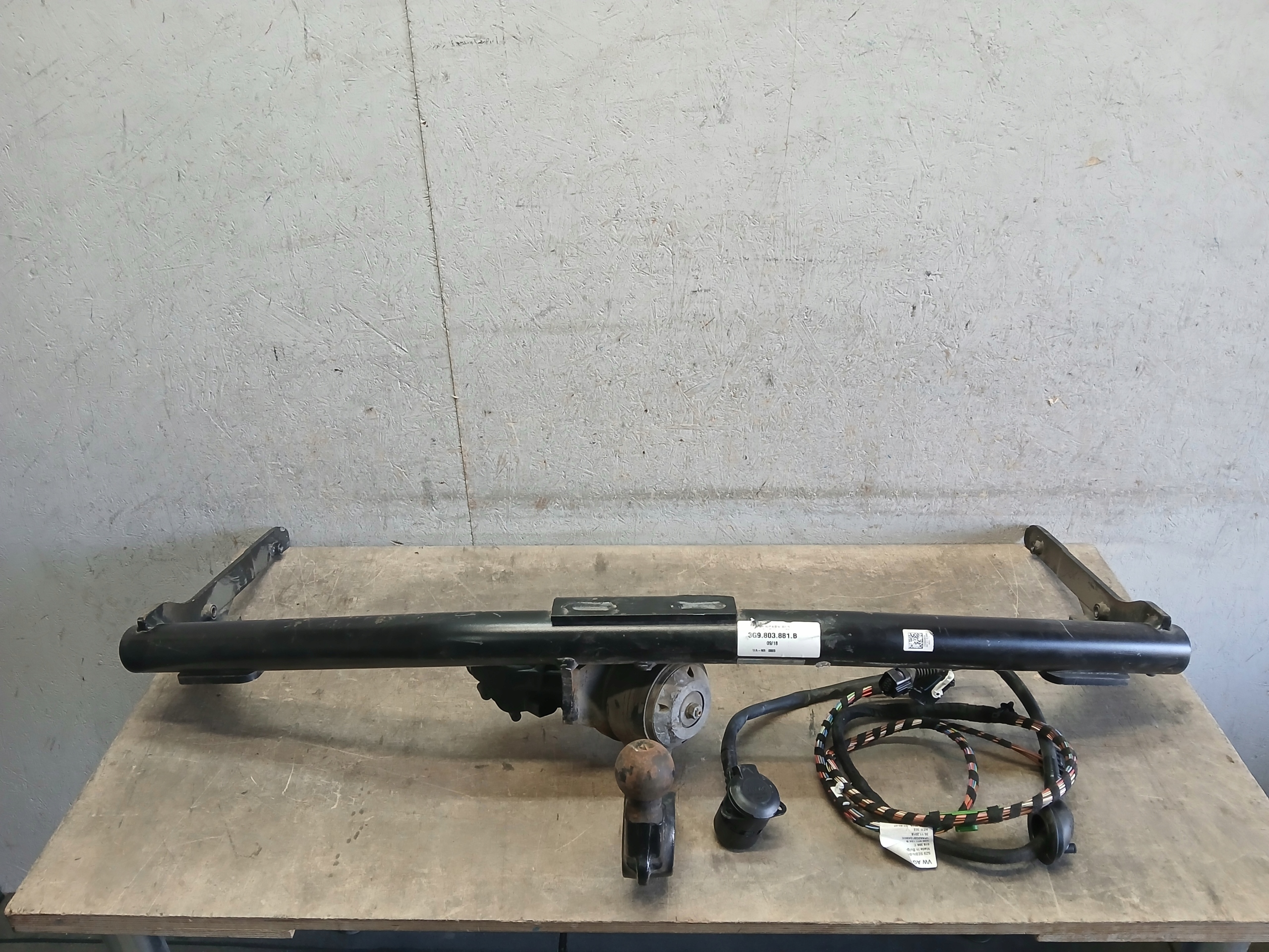 tow VW PASSAT B8 KOMBI 3G9 3G9803881B