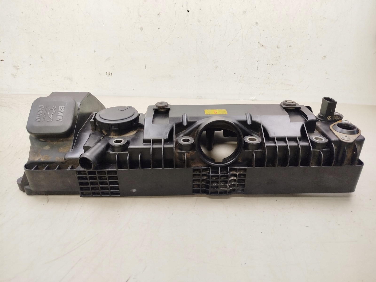 Abdeckung der Ventile BMW 3 11.12- 75180740 F01C310000