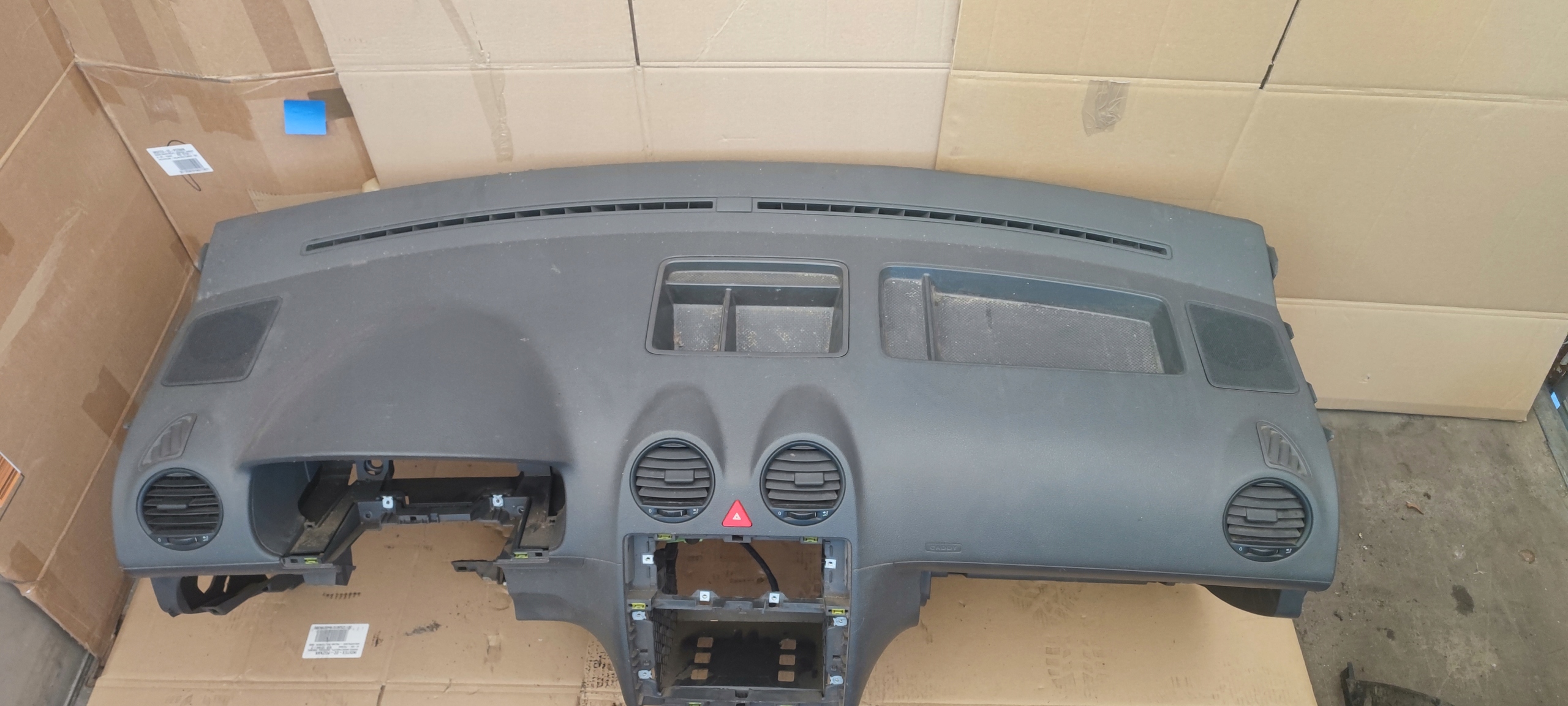 VW CADDY III 03-10r. dashboard instrument panel console without airbag