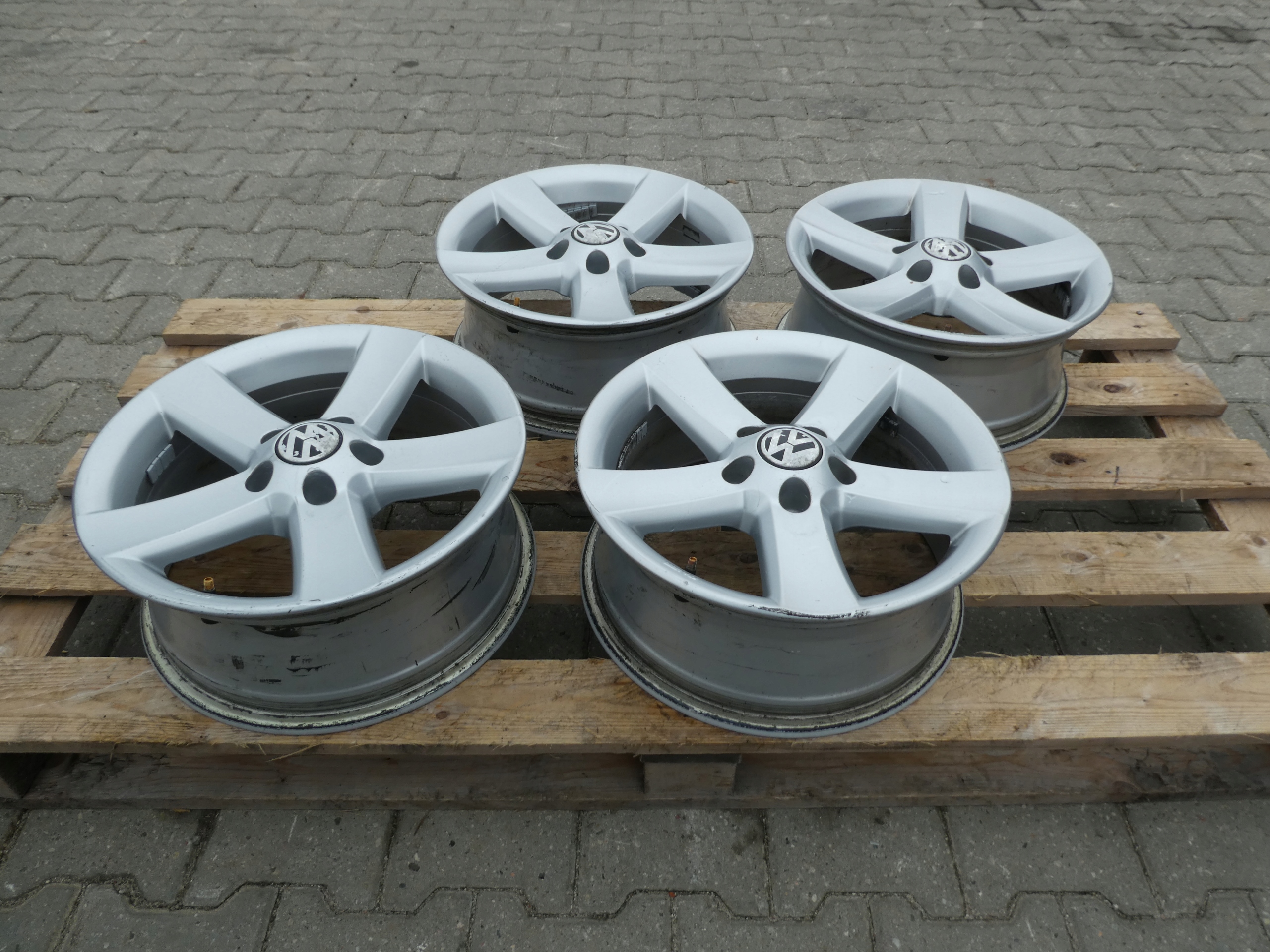 4X discs aluminium disc 5N0071496 VW 5X112