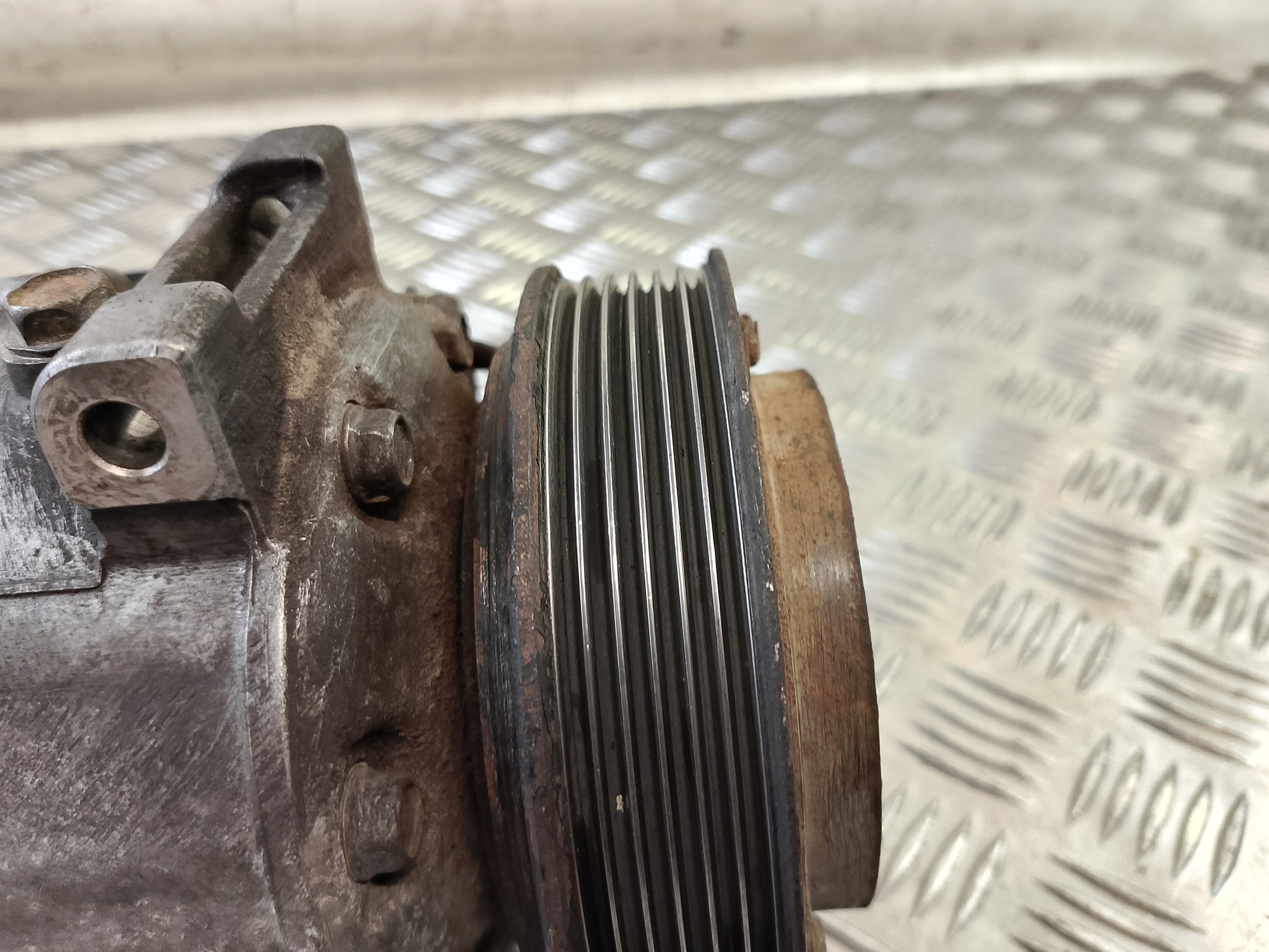 compressor; compressor KLIMATZYACJI OPEL SIGNUM 3.0 CDTI 13191997