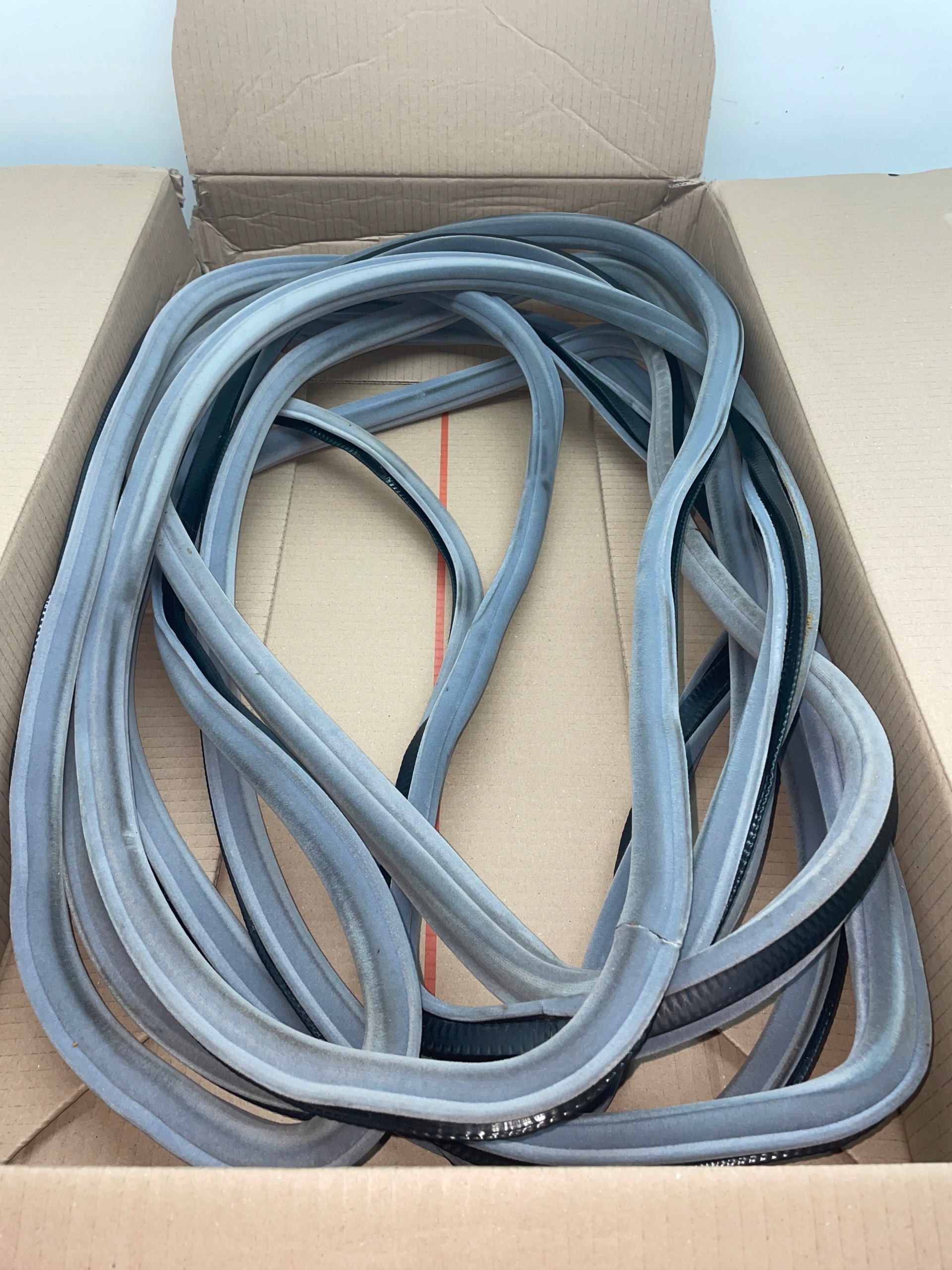 BMW E38 LONG УПЛОТНИТЕЛИ ДВЕРИ СЕРЫЕ ИДЕАЛЬНЫЕszt