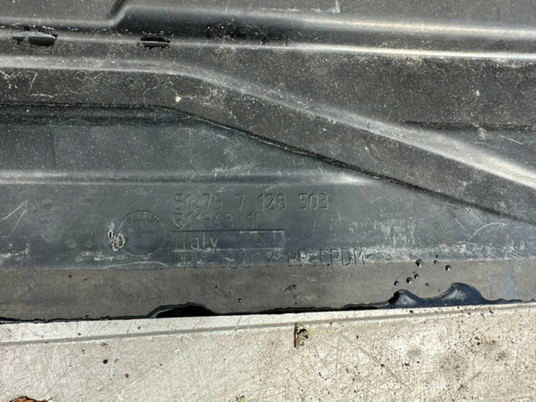 BMW E92 E93 cover lower radiator 7128503