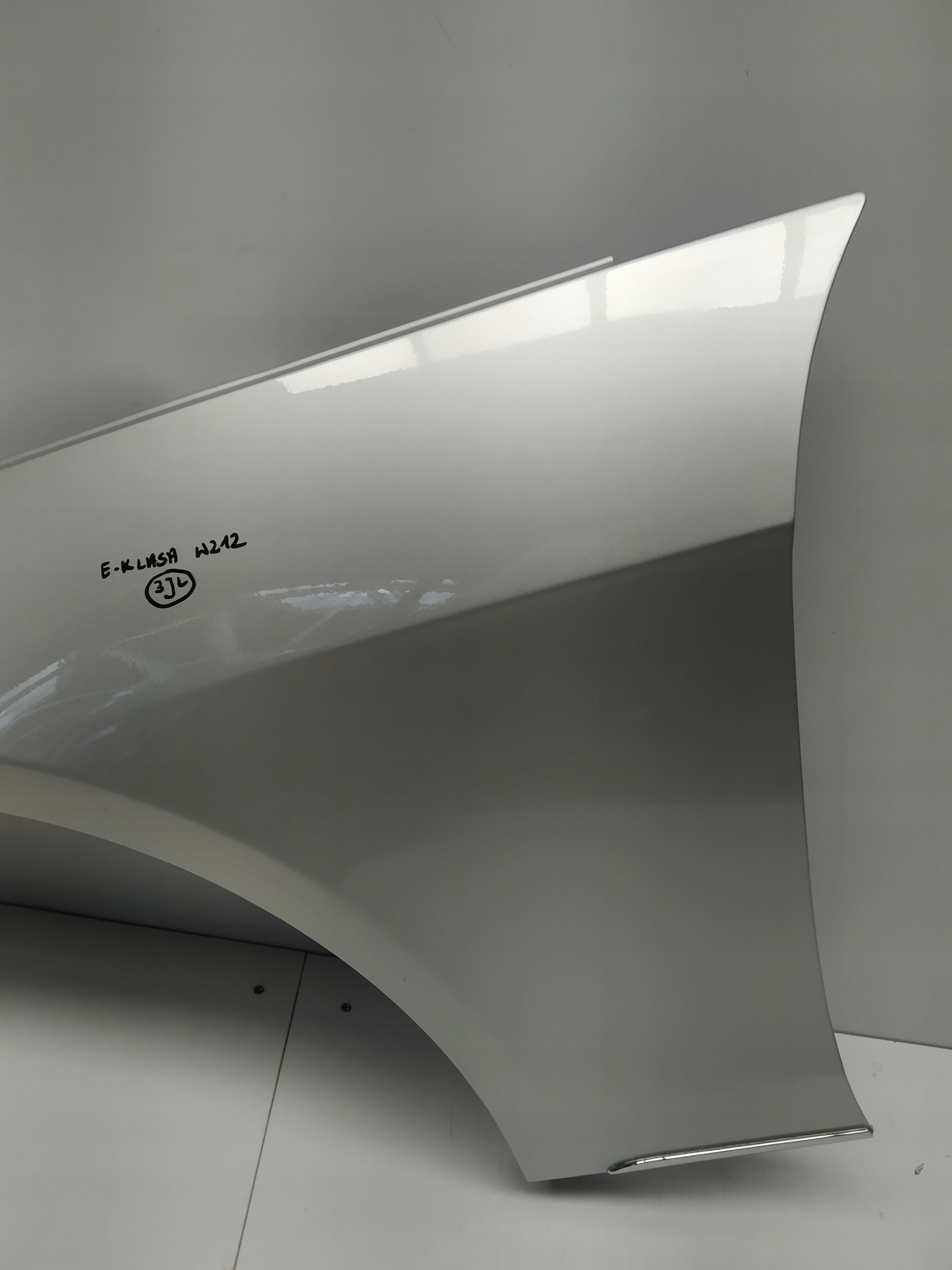 W212 Mercedes E klasa fender chrom front left aluminium original