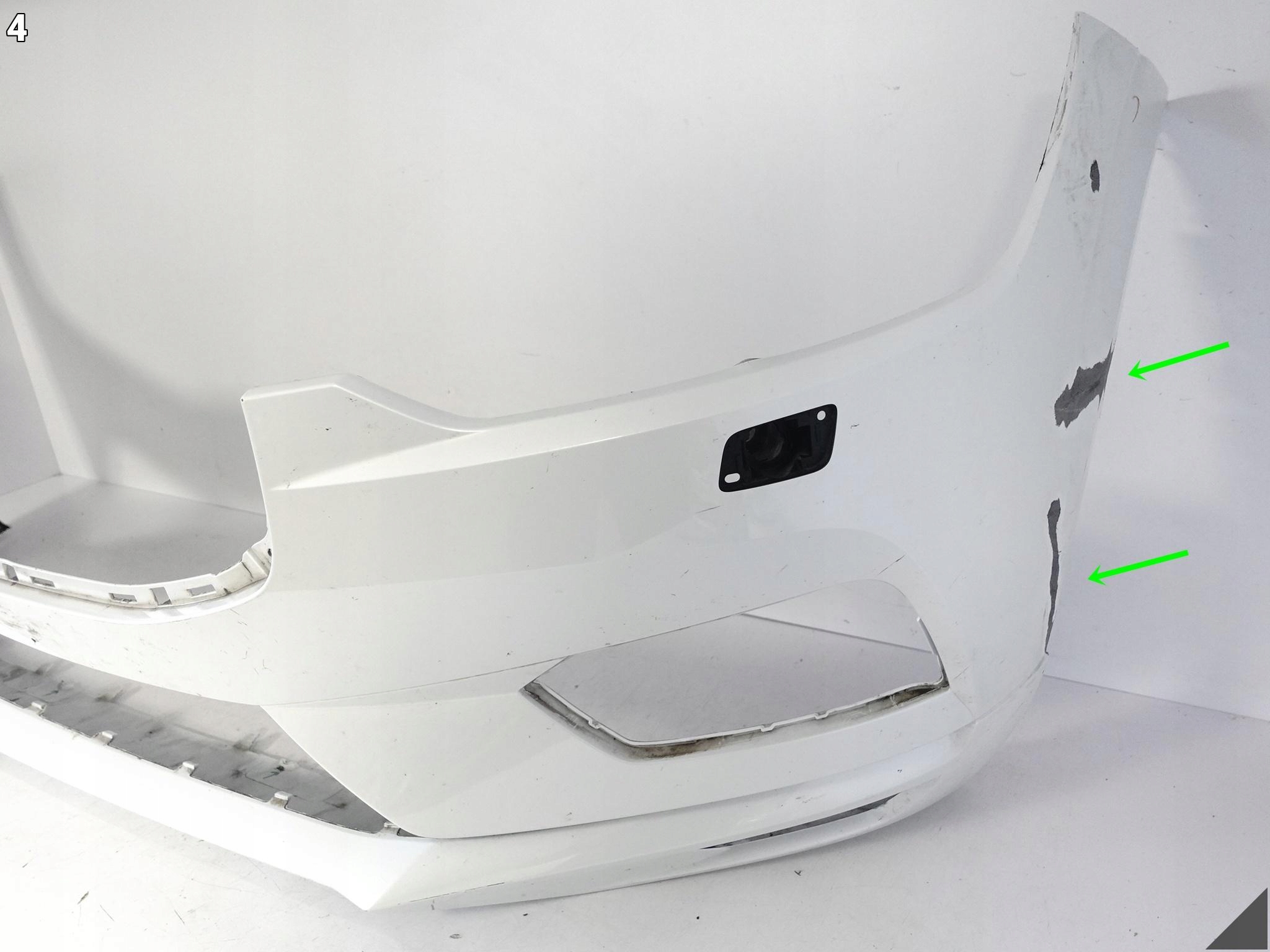 VOLVO XC60 II (2 GENERACJA) 17-21 bumper BUMPER front (washers) damaged