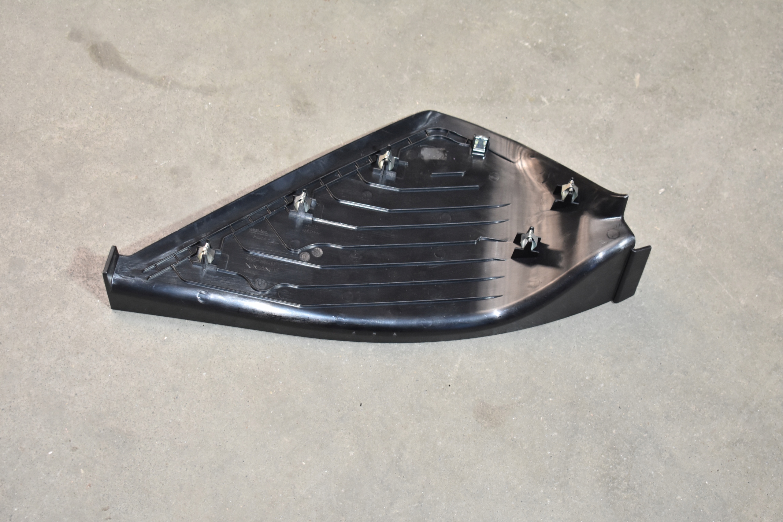 IDEALNA cover consoles left BMW G70 1