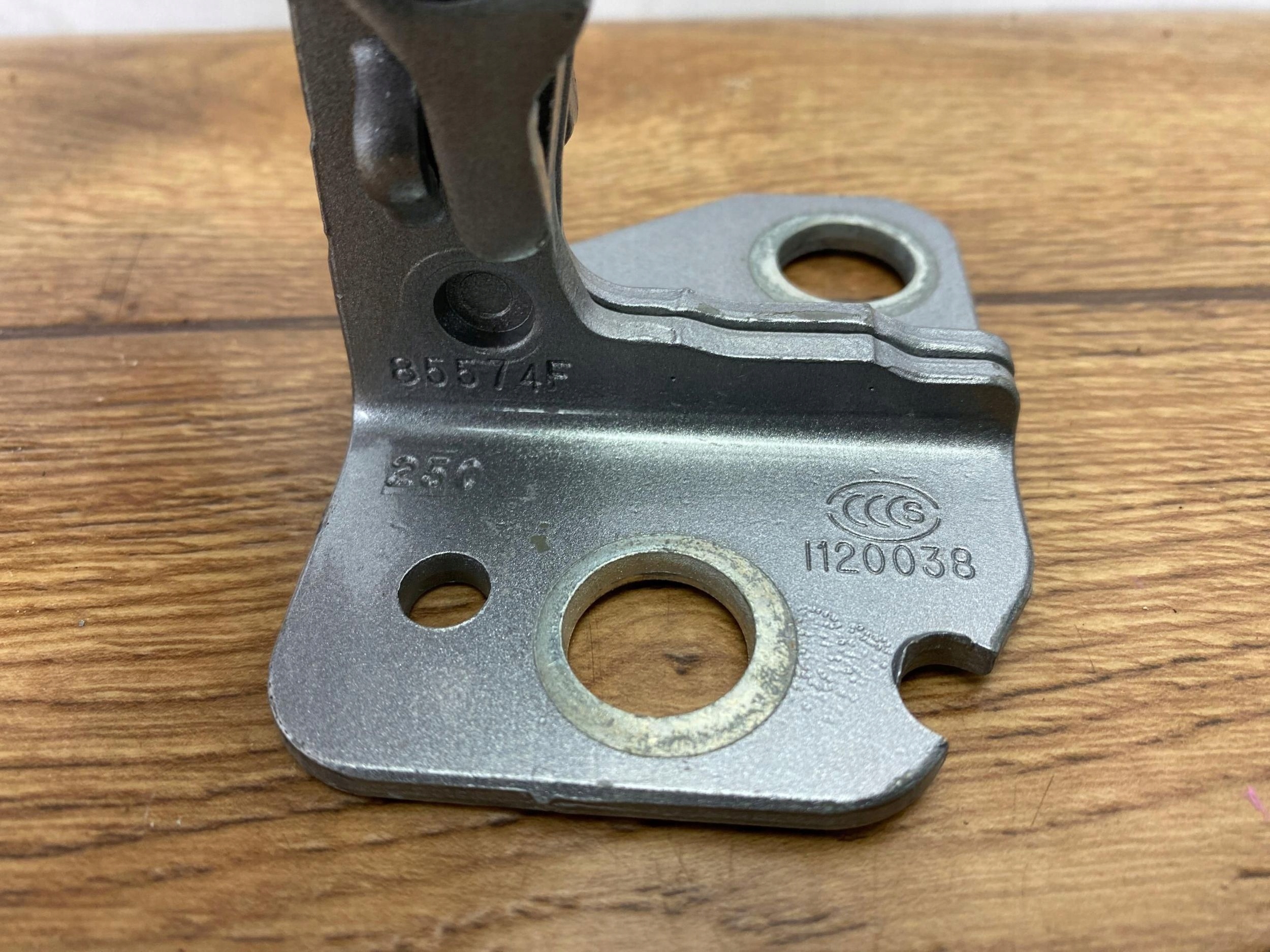 hinges hinge door right rear part QuadCab Dodge Ram 1500 2019+