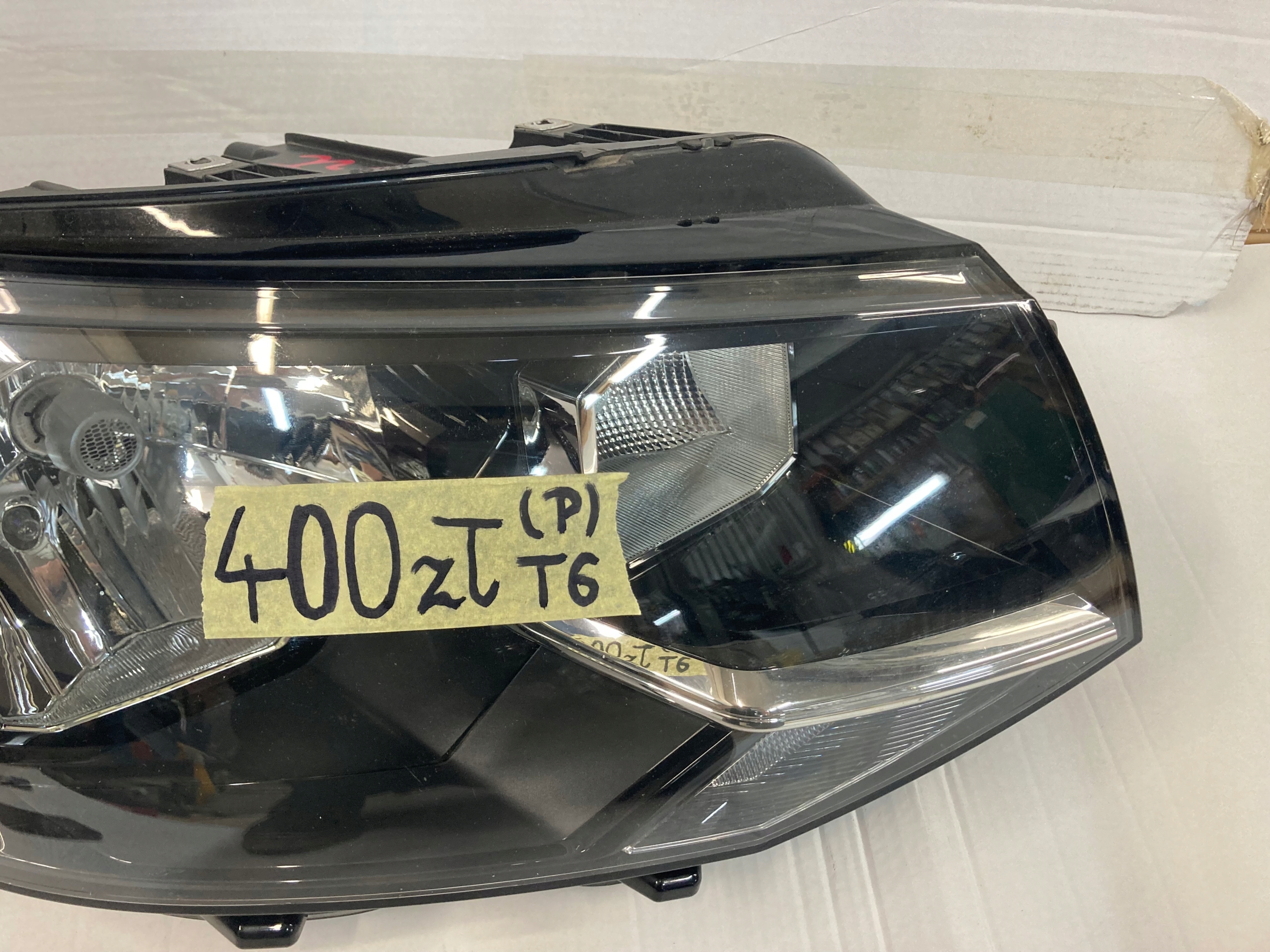 VW T6 Transporter 15- REFLEKTOR right front light right front original