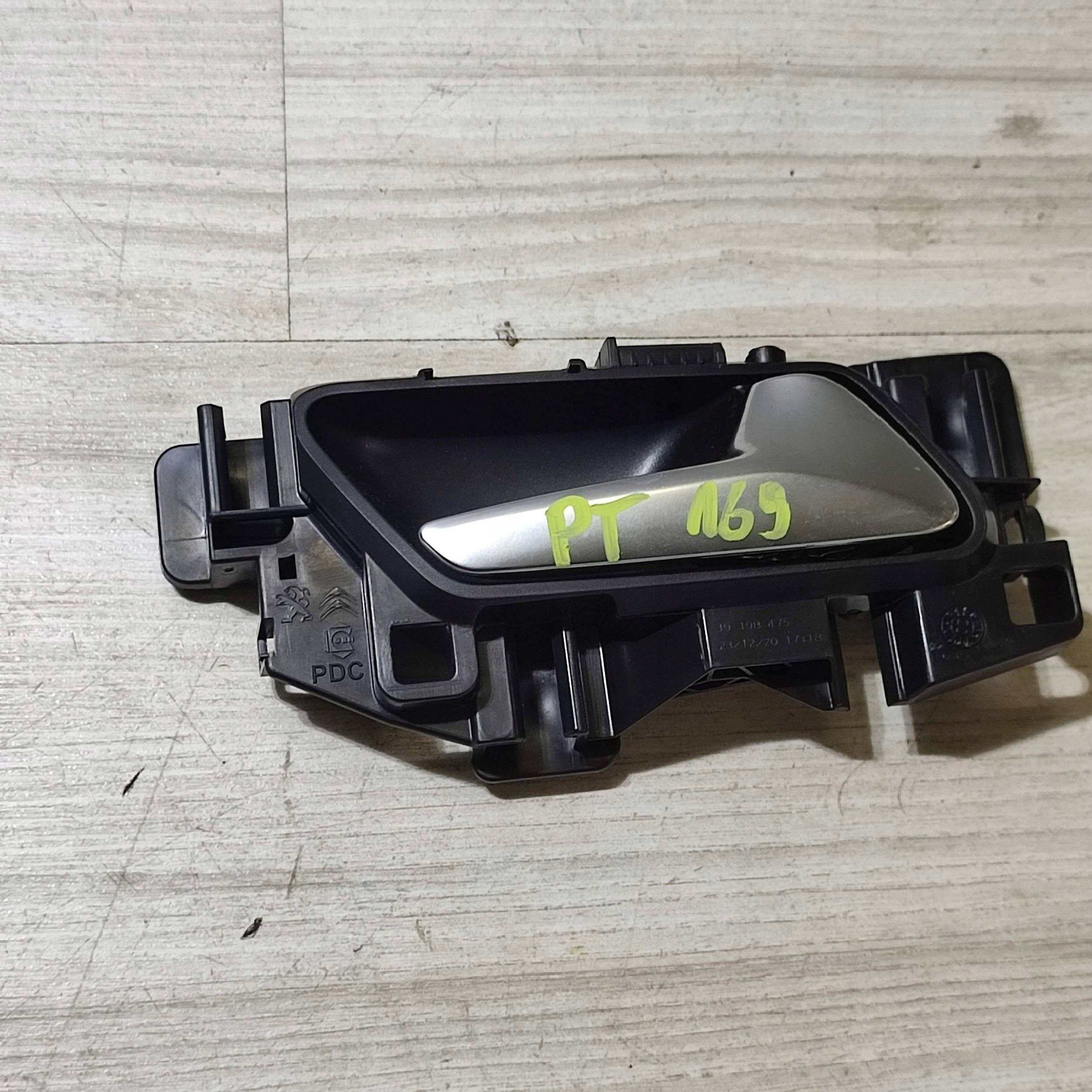 handle inner rear rear part side right Opel Corsa F 39198475
