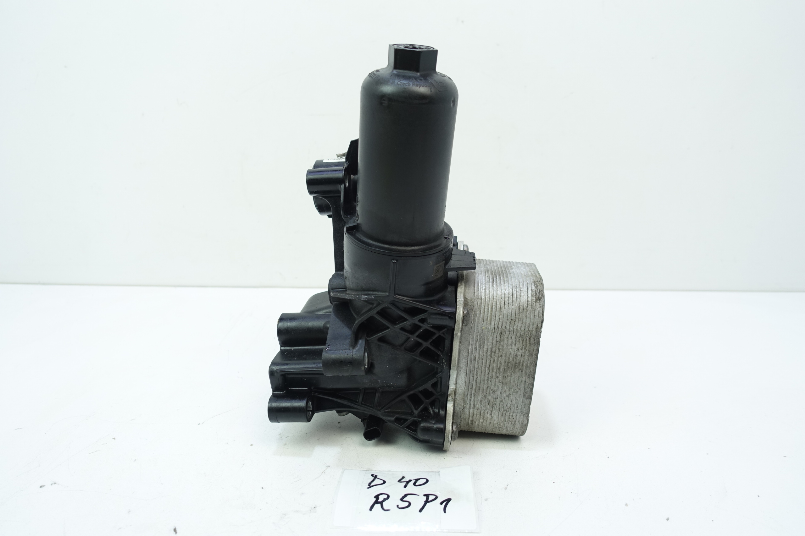 Ölfiltergehäuse VW GOLF 2.0 05L115389K