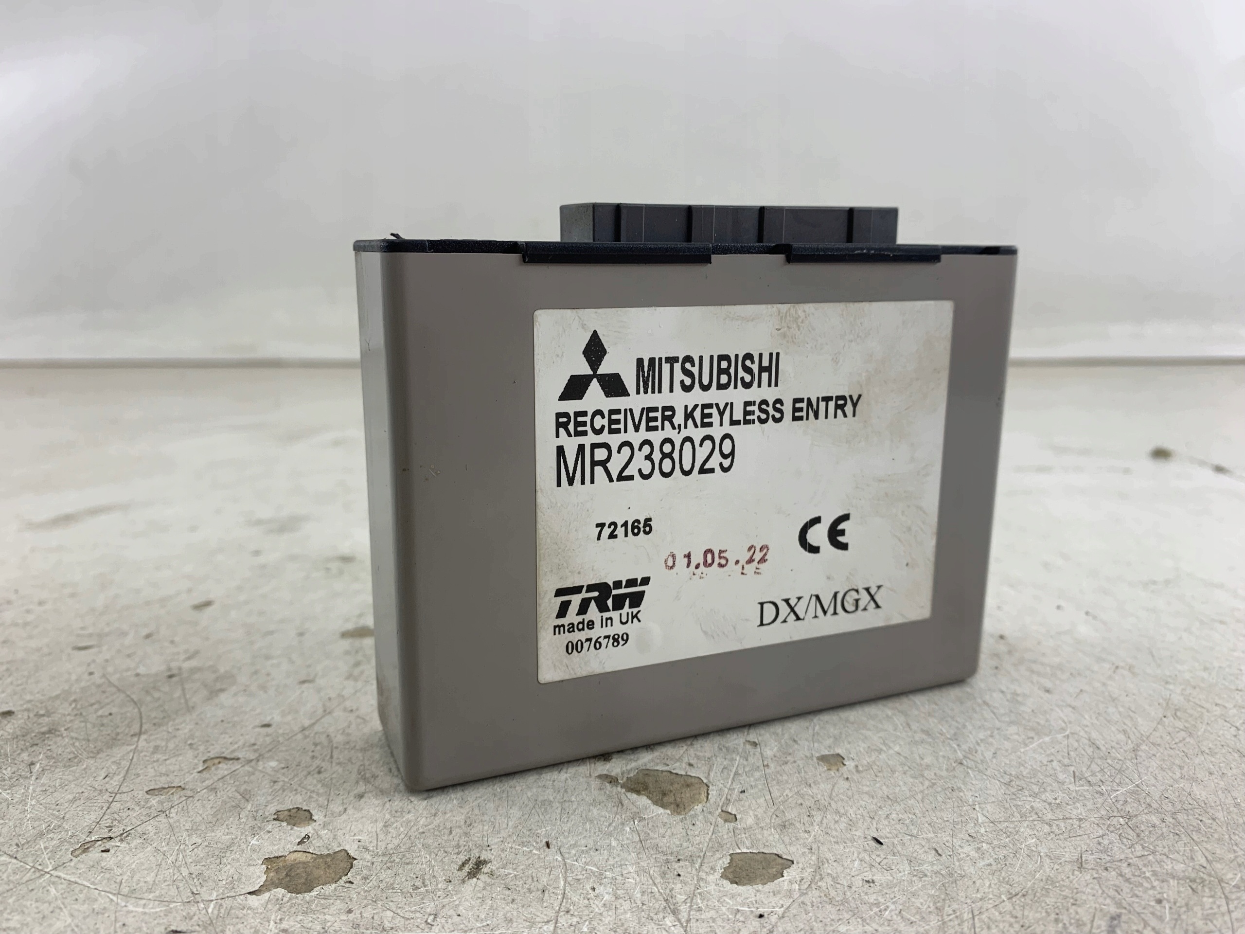 MITSUBISHI SPACE STAR et unité commande confort MR238029