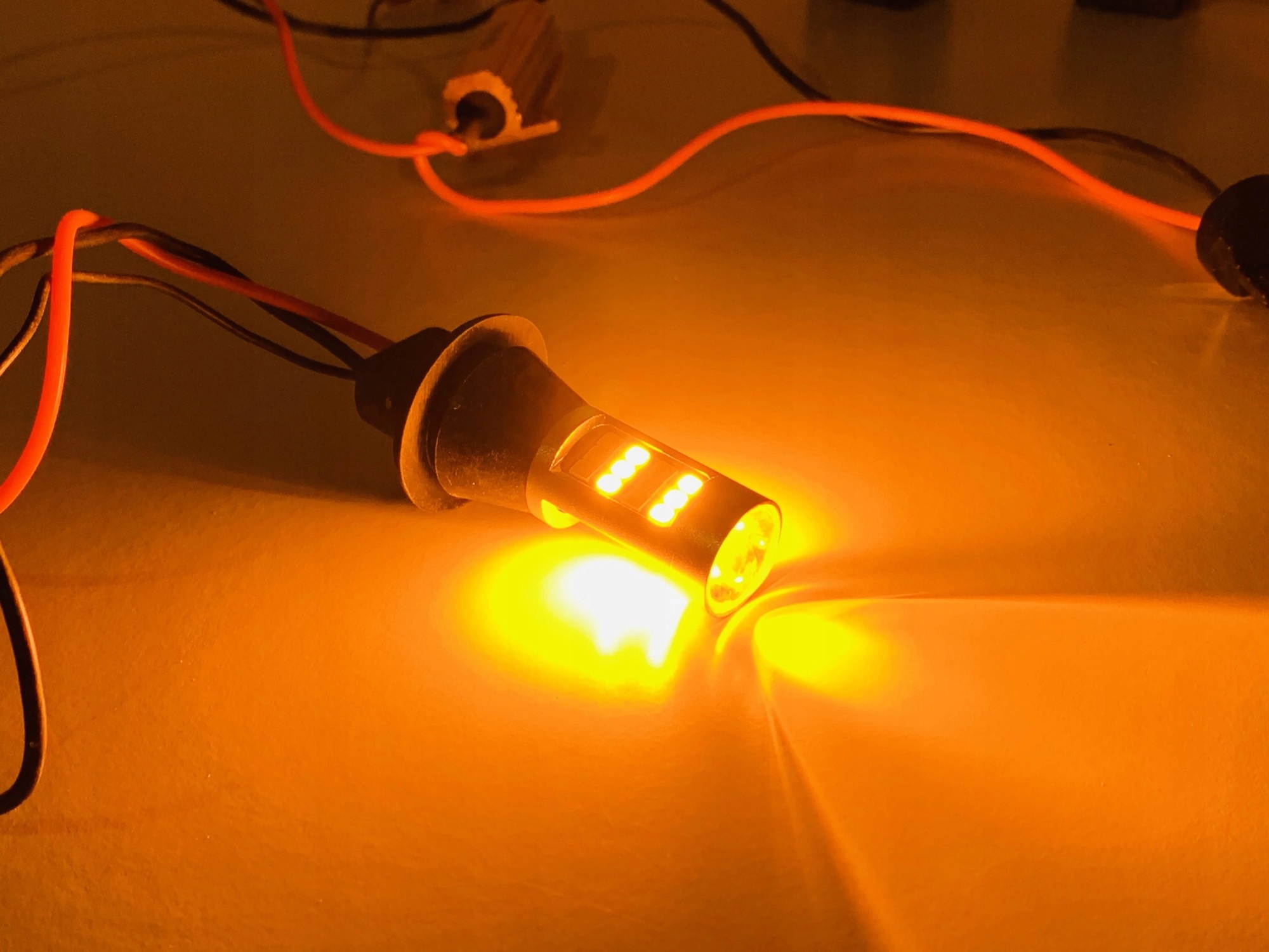 ŚWIATŁA DZIENNE KIERUNKOWSKAZ LED 2w1 AUTOMAT W21W Informacje dodatkowe żarówki w zestawie