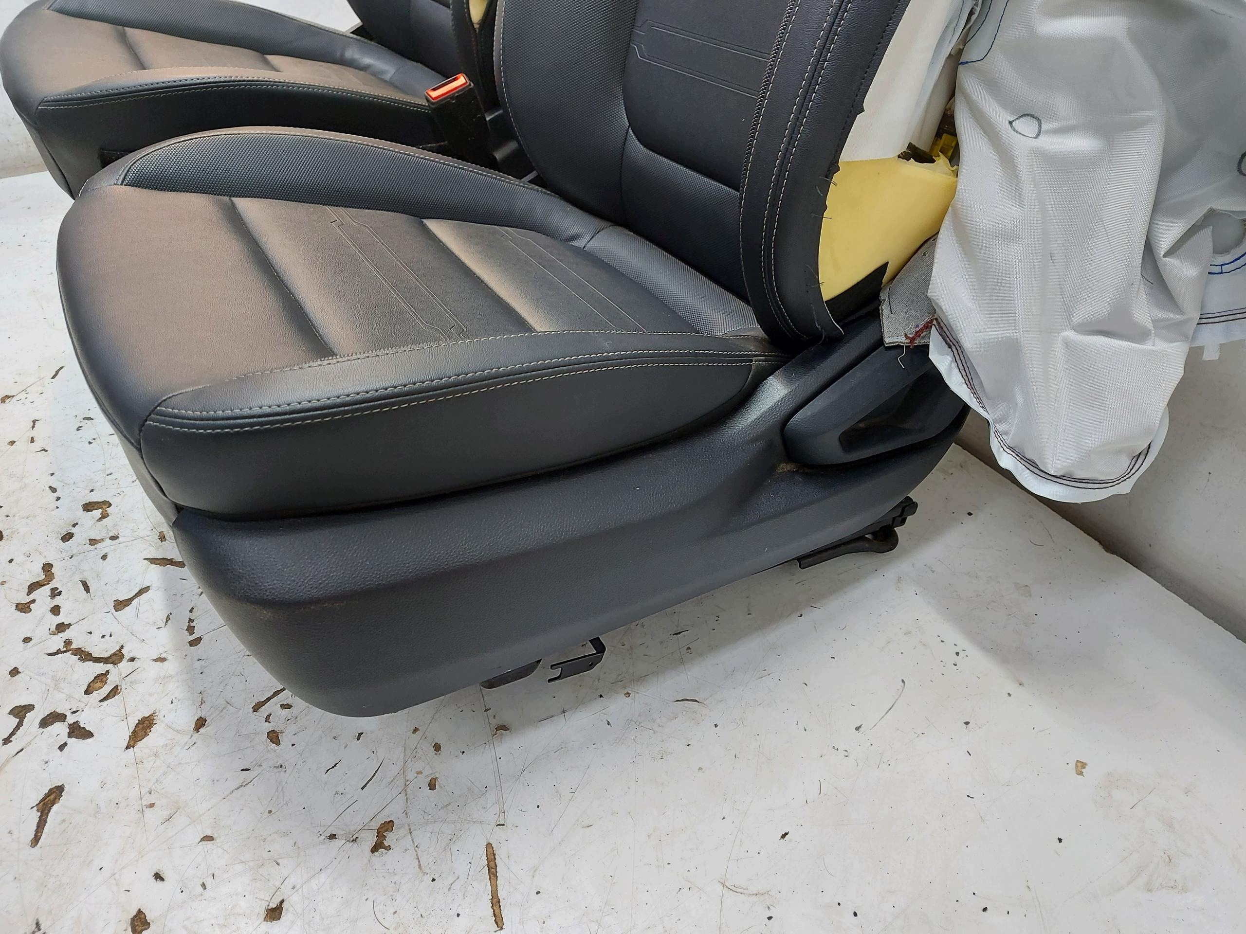 Ford Ranger VI 6 XLT 2023r Sitz Sitze vorne heck KPL