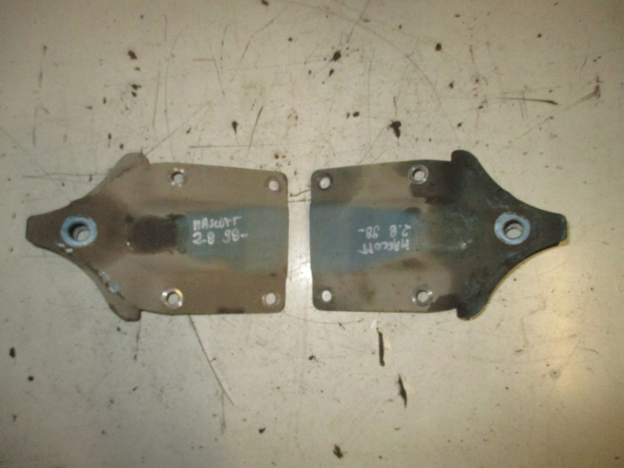 КРОНШТЕЙН КРЕПЛЕНИЯ РАМЫ RENAULT MASCOTT 2.8-