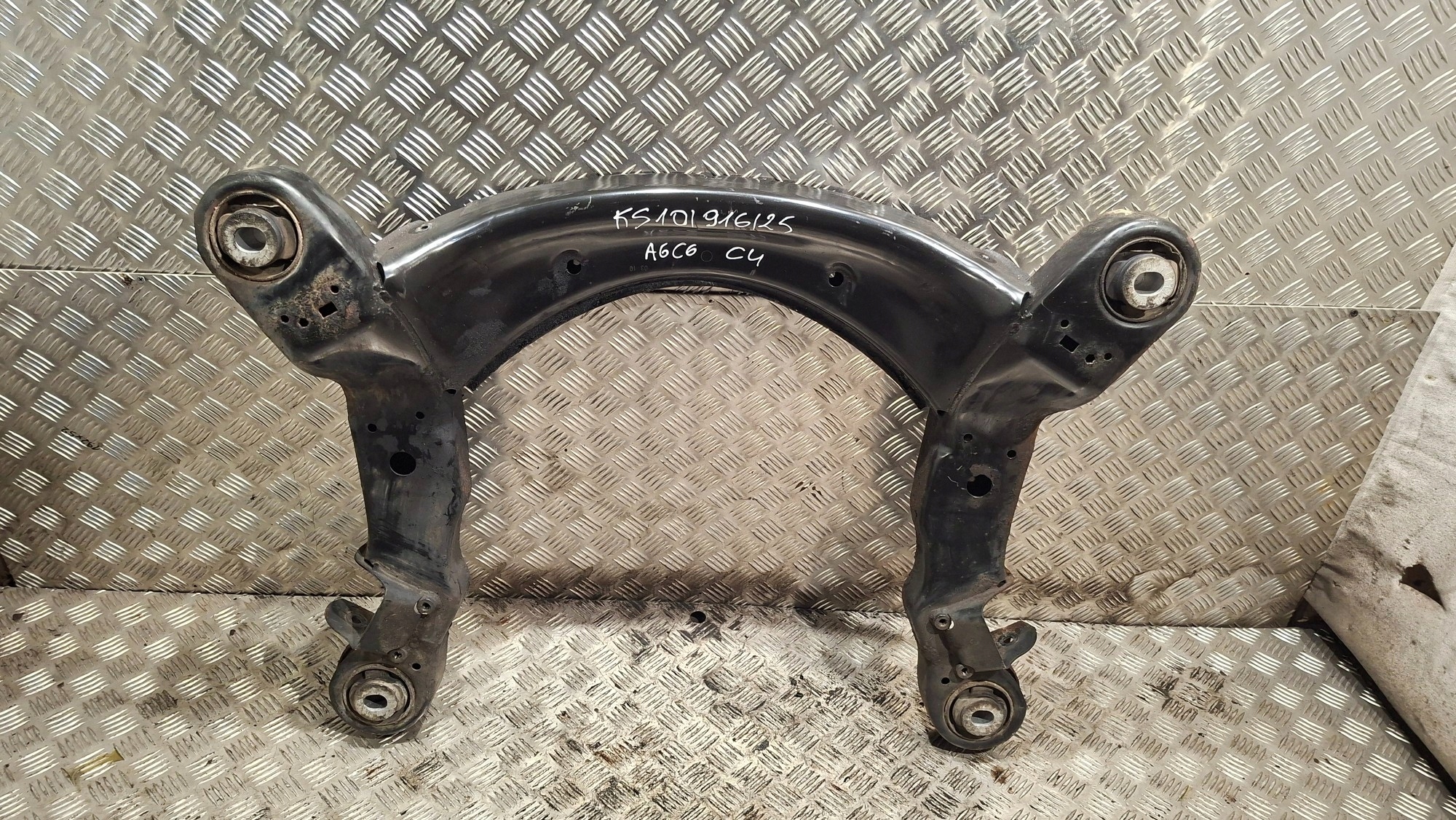 axle beam front AUDI A6 C6 2.0TDI