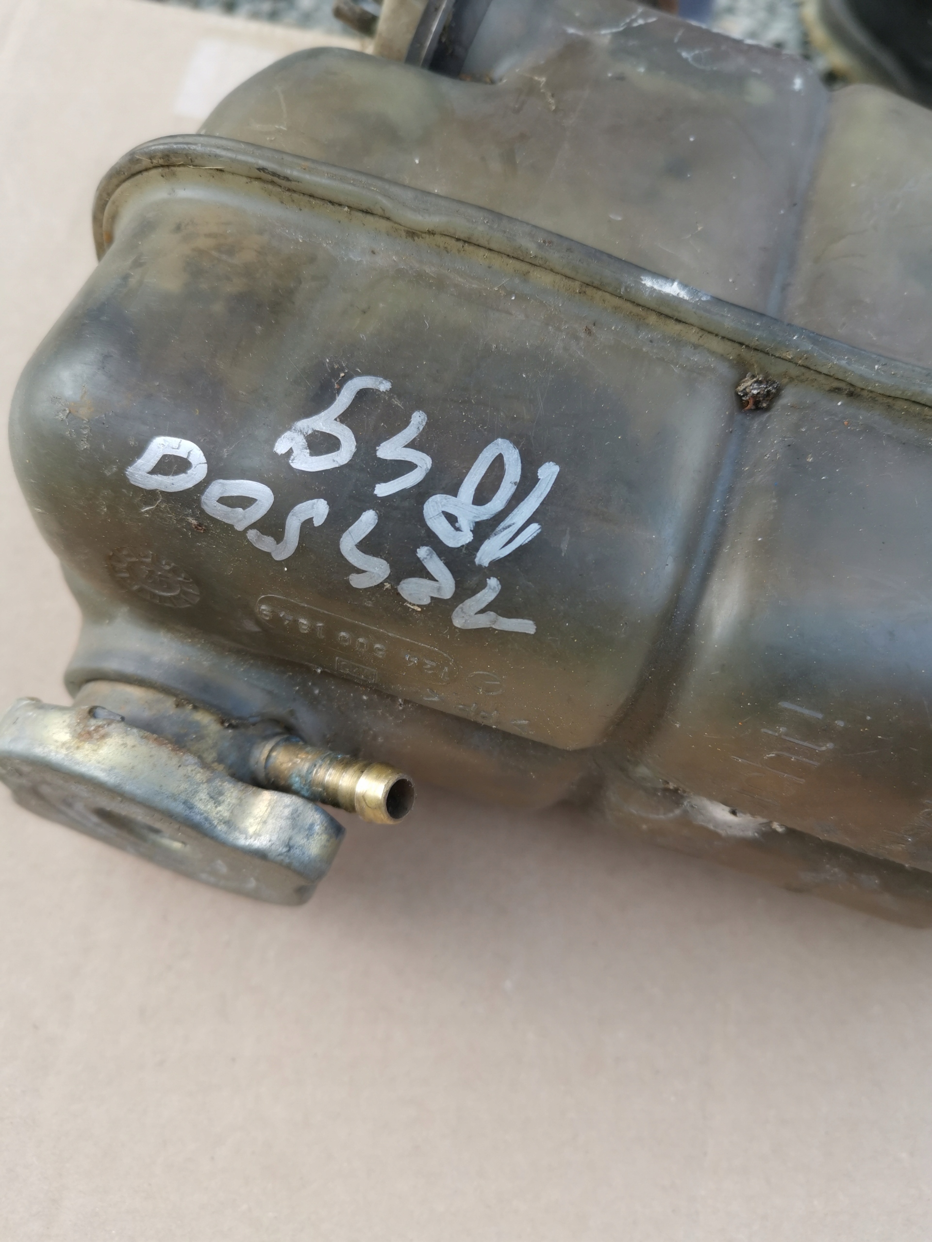 MERCEDES W124 water tank 3,0td