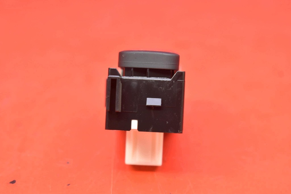 PANEL switch iMT ESP OFF START/STOP M81303 TOYOTA YARIS 4 IV GR 20-24