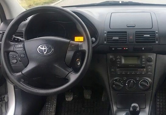 TOYOTA AVENSIS T25 03-09 RAMKA RADIOWA 2DIN CZARNA Model 381300-06