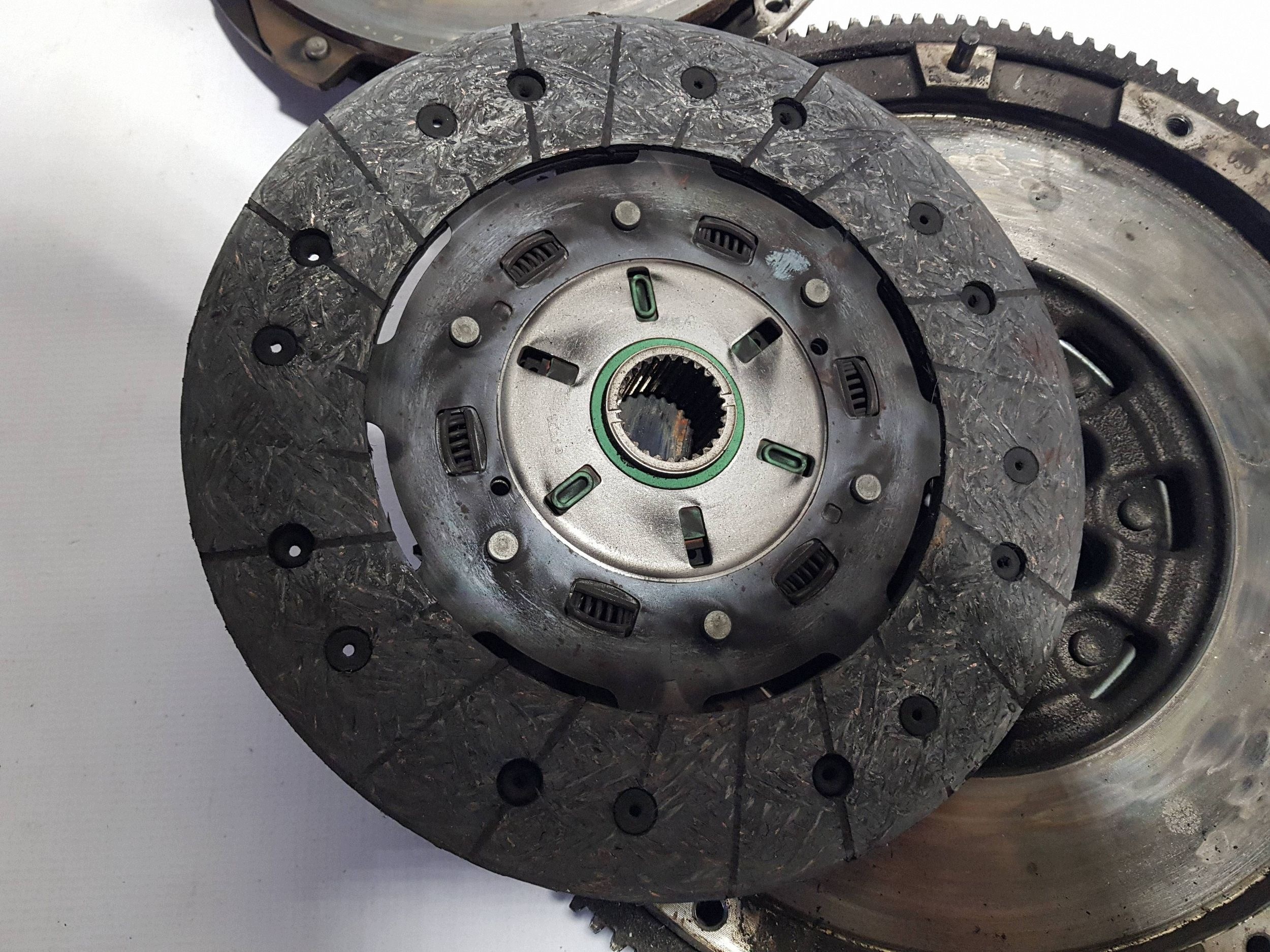 Embrayage de pression Disque DWUMAS A0262500501 MERCEDES CLA W117 1.6