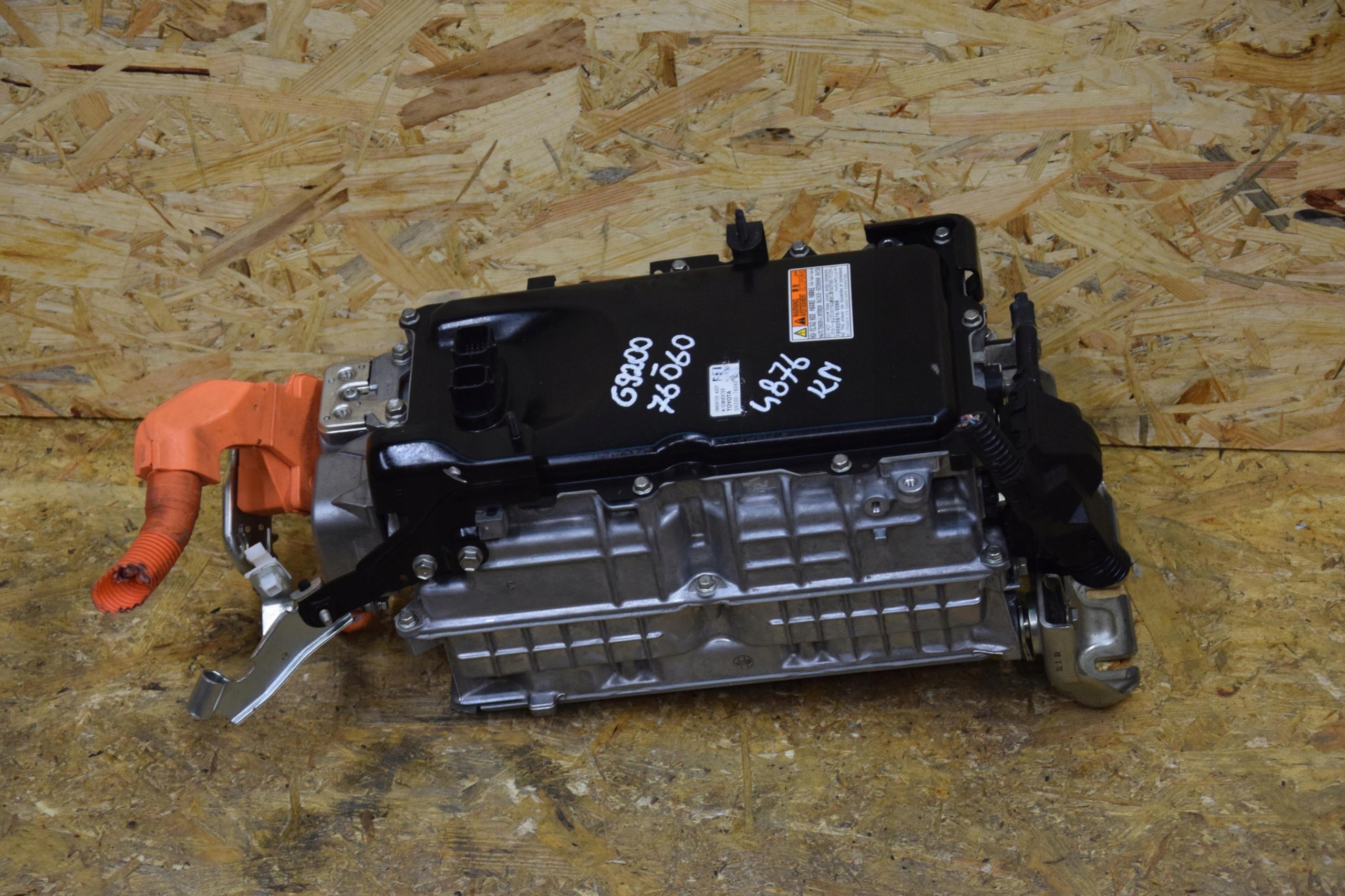 G9200-76060 - Инвертор инвентарь LEXUS UX 250h 20R 5TYŚKM