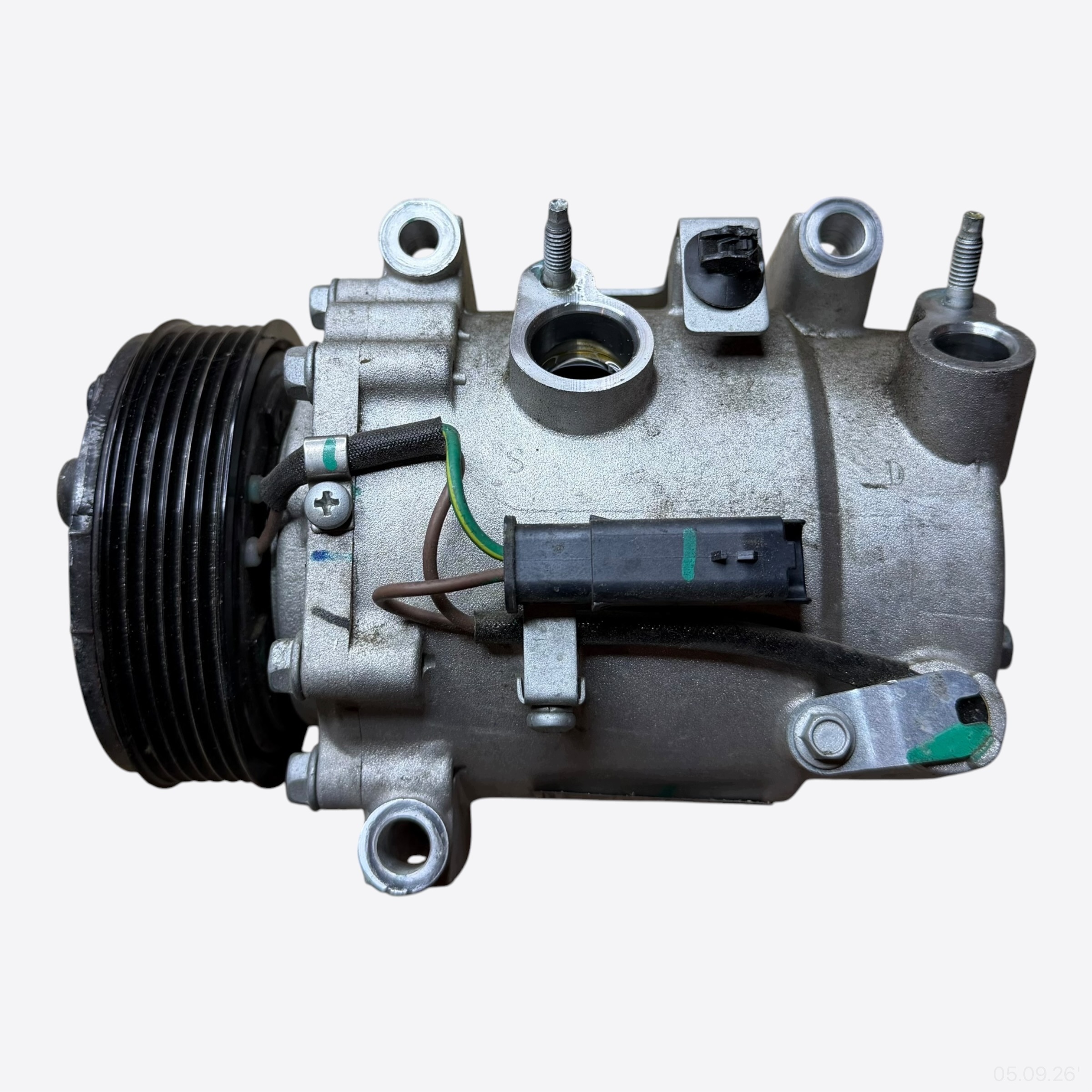 compressor compressor; pump of the air conditioning CITROEN C4 III 9850433280