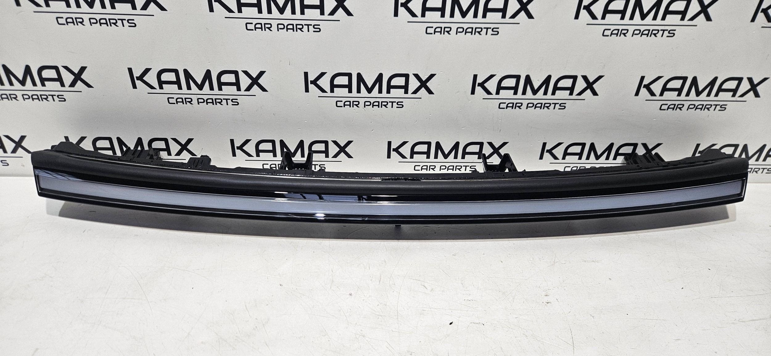 light front central DRL LED TESLA Y LIFT JUNIPER 25- original 203829400E