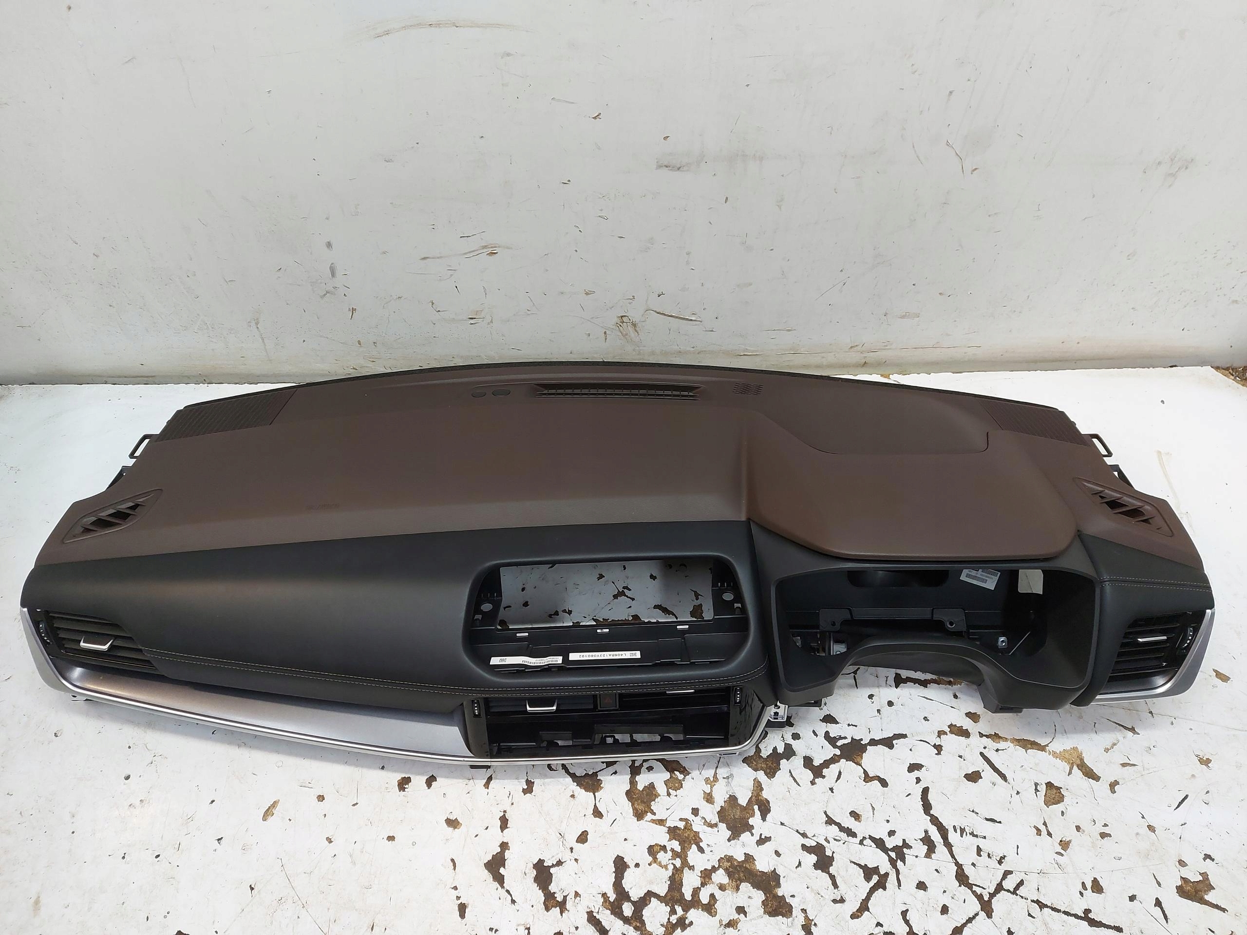 Nissan X-TRAIL T33 IV 2023 cockpit dashboard instrument panel pulpit dashboard UK RHD