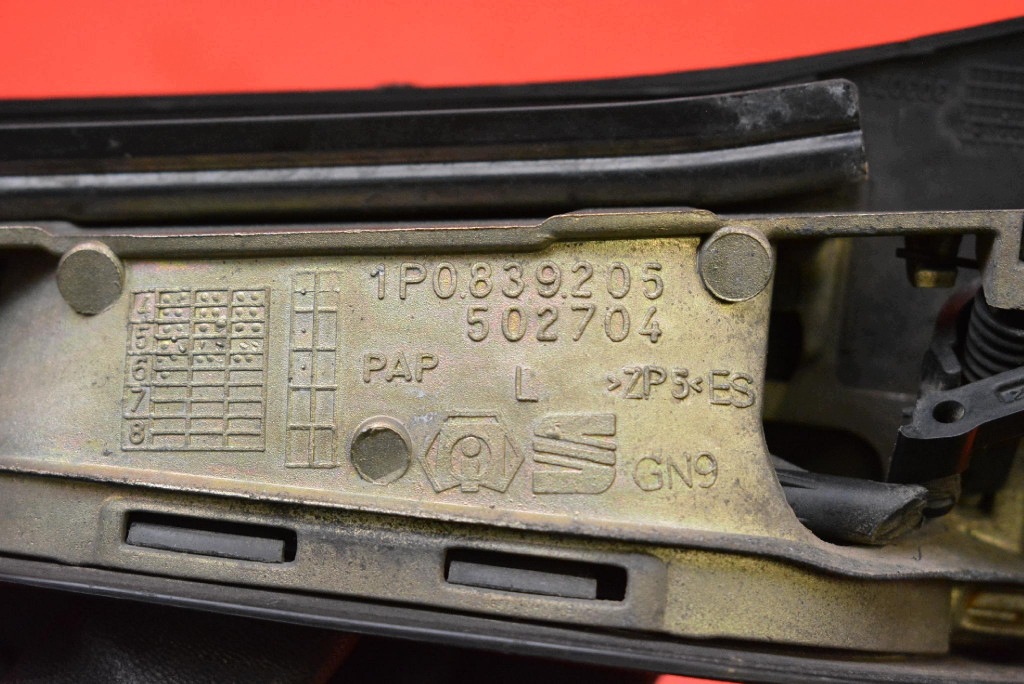 handle left rear part rear black 1P0839205 SEAT LEON 2 II MK2 FR 05-09