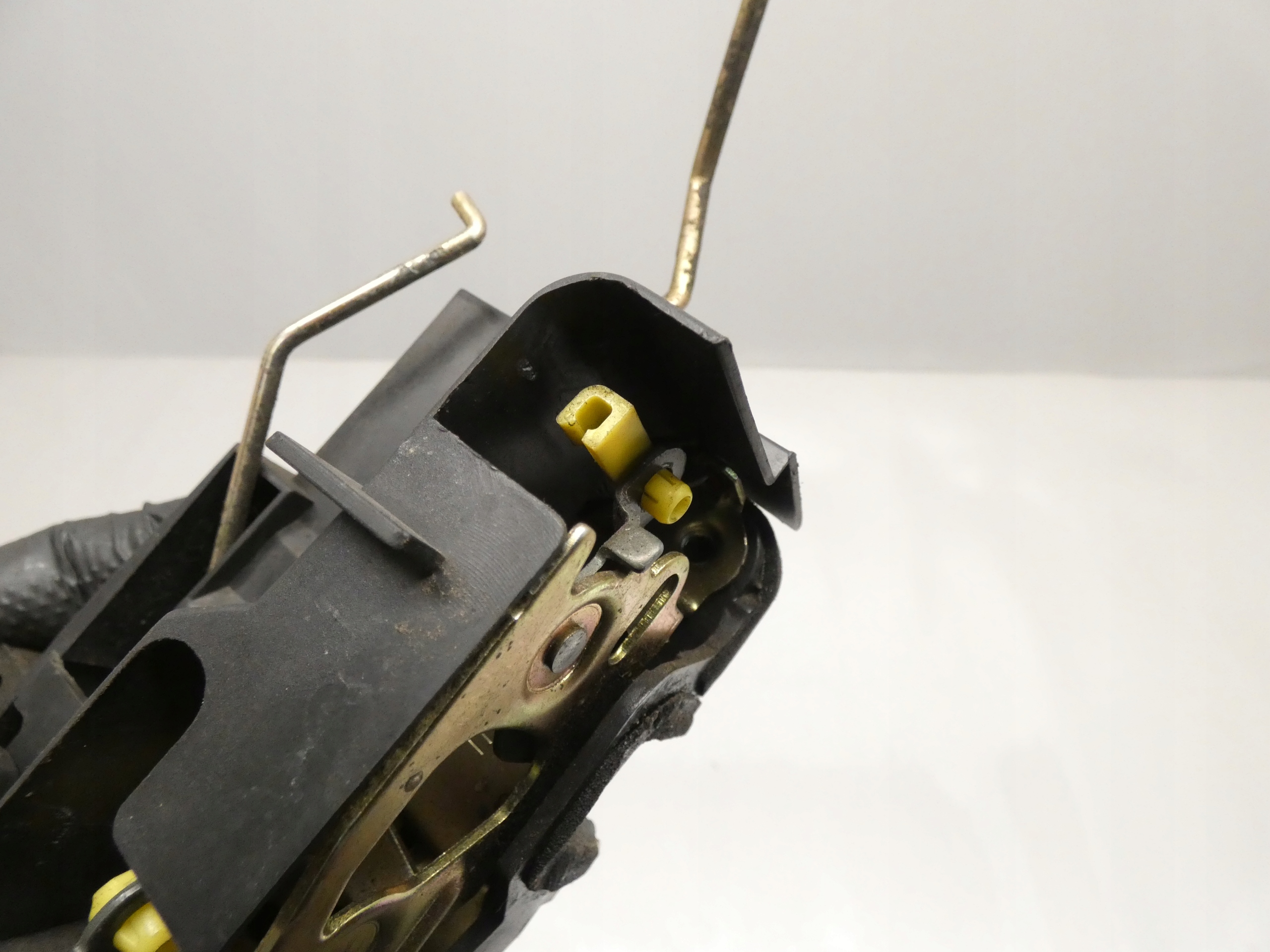 lock door right front HYUNDAI MATRIX 01-10 5PIN
