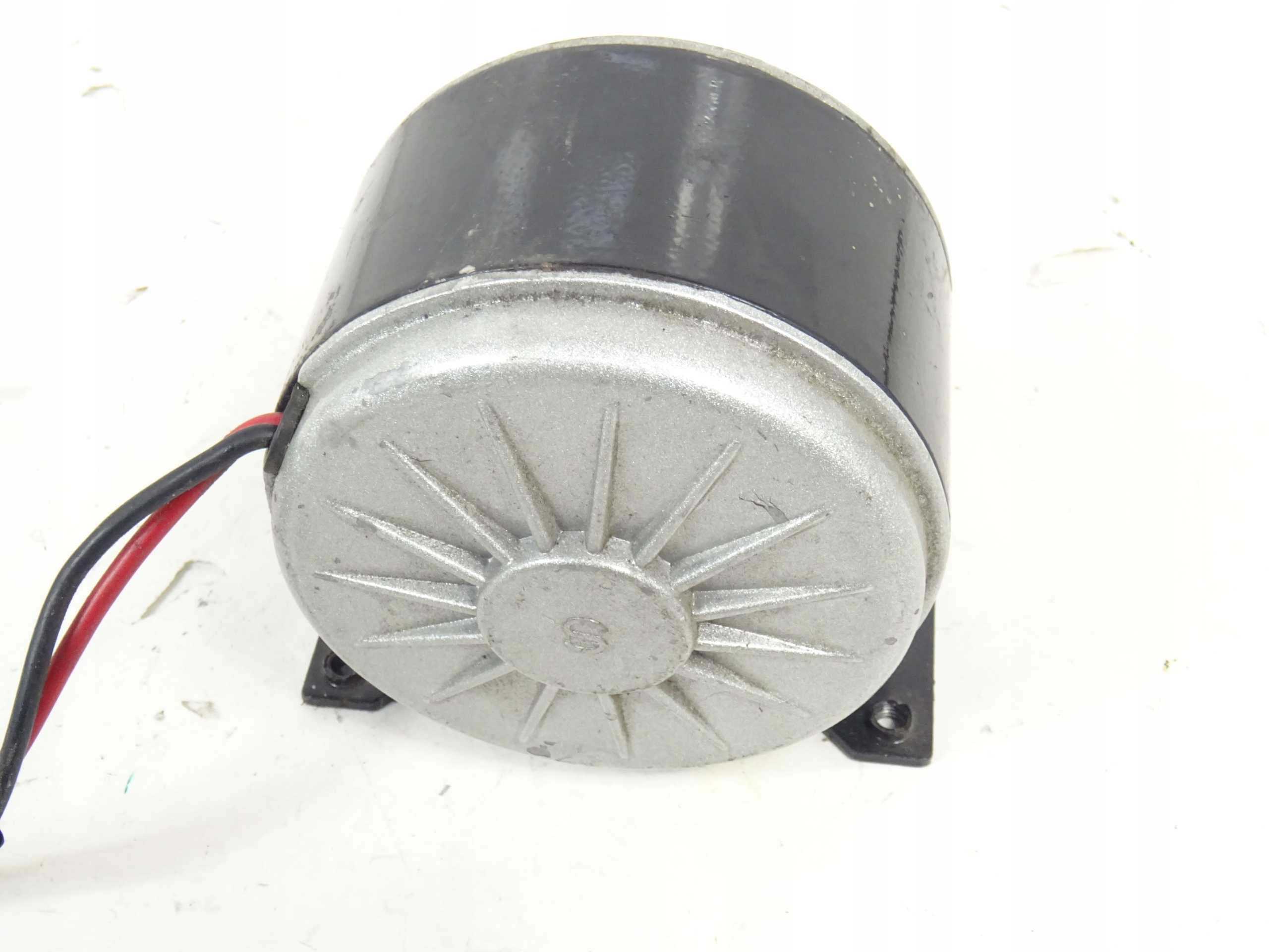 Silnik 12/24VDC napęd Rodzaj silnika elektryczny