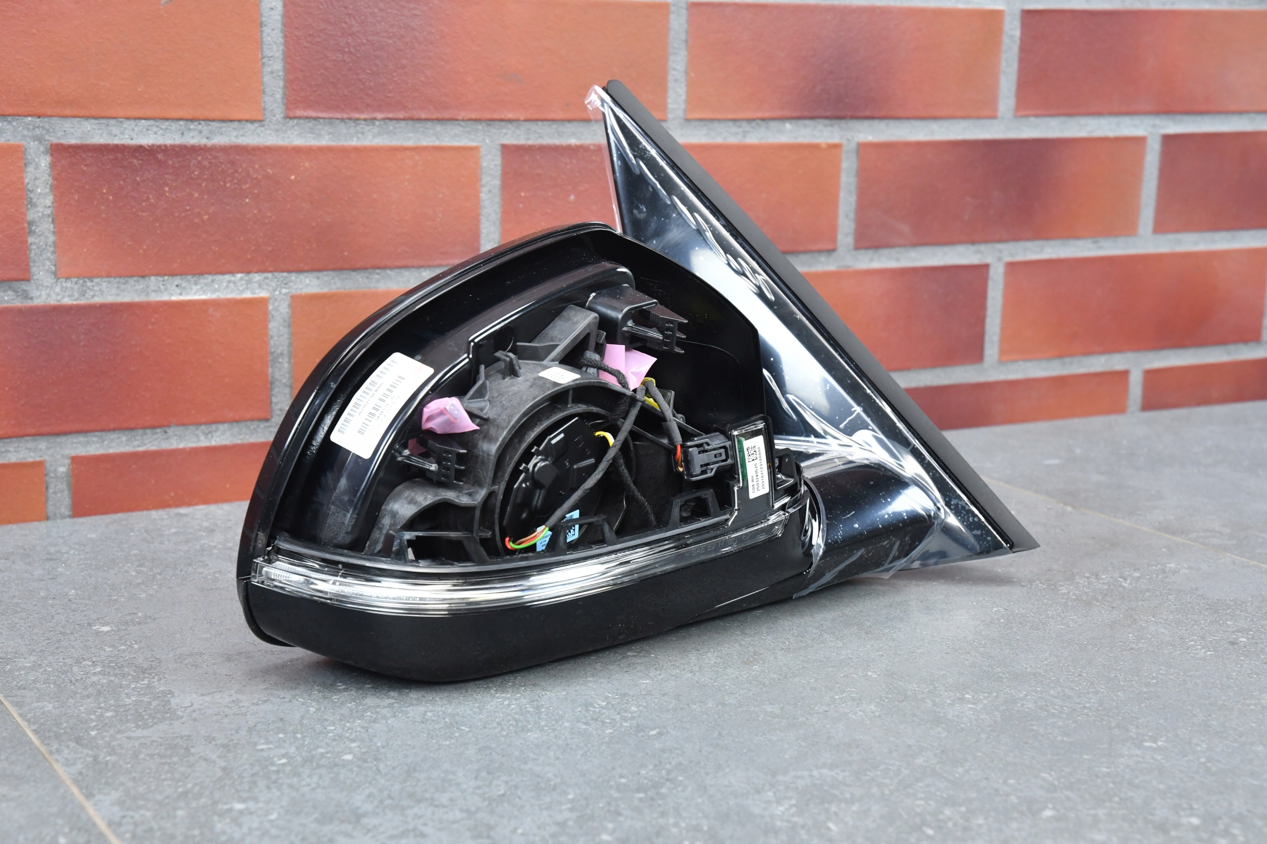 mirror right BMW iX3 G08 BEV 5A4A574