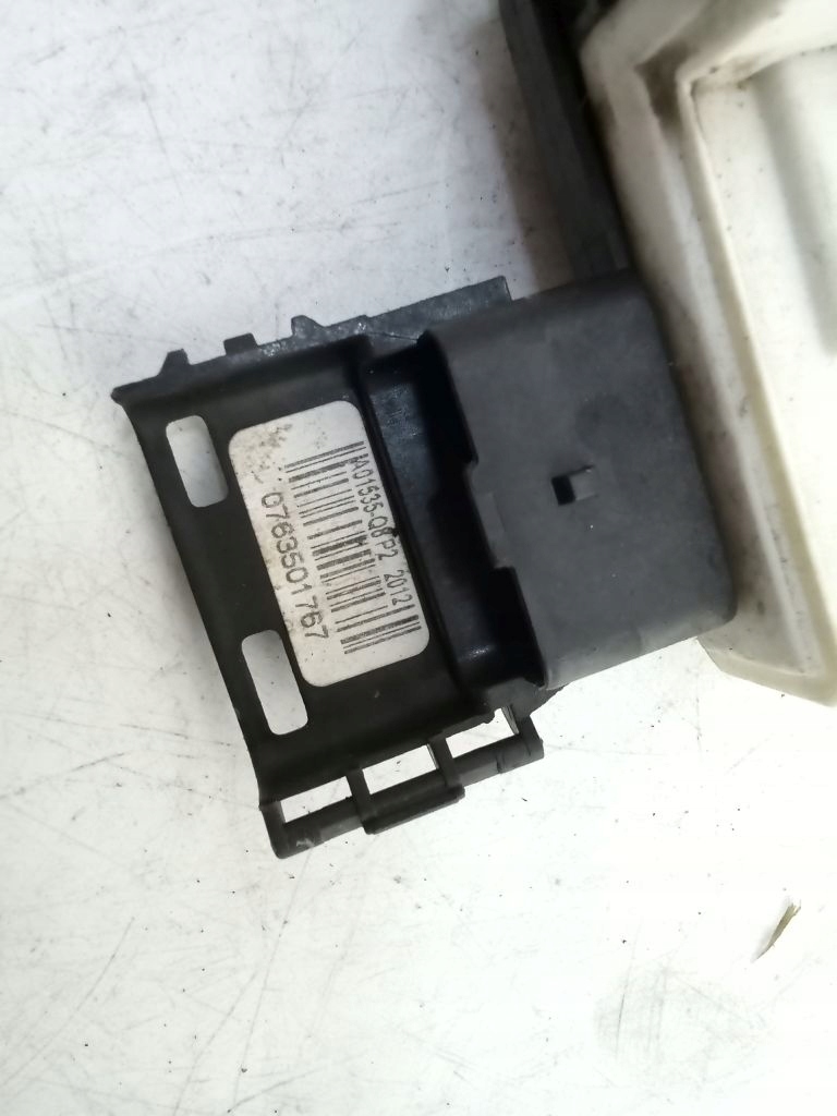 Peugeot Partner II lock right front 828405