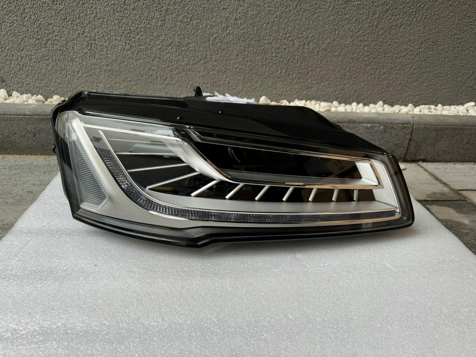 light right Audi A8 4H LIFT Full LED Matrix