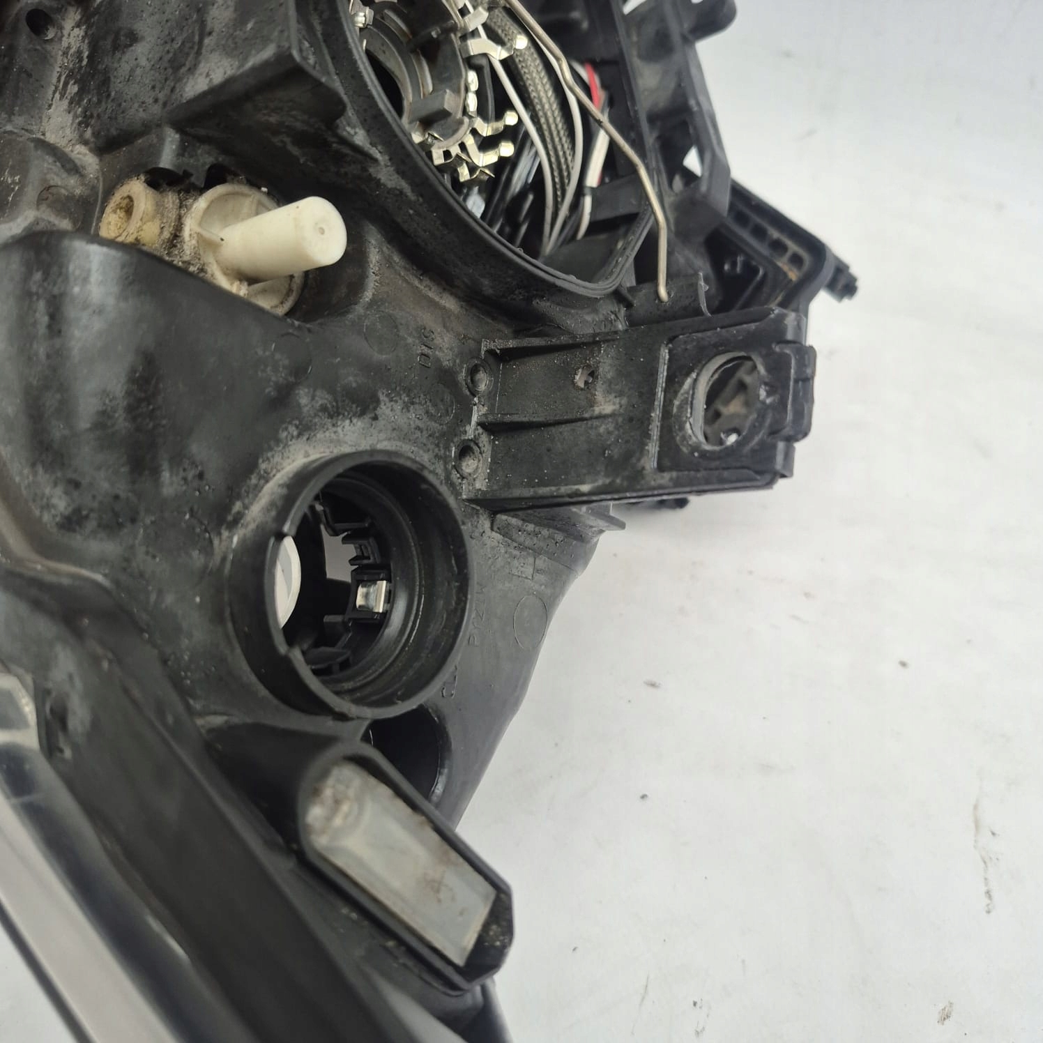 BMW 1 E82 E88 E87 LIFT 07-11 light left front front BI-XENON 7170291