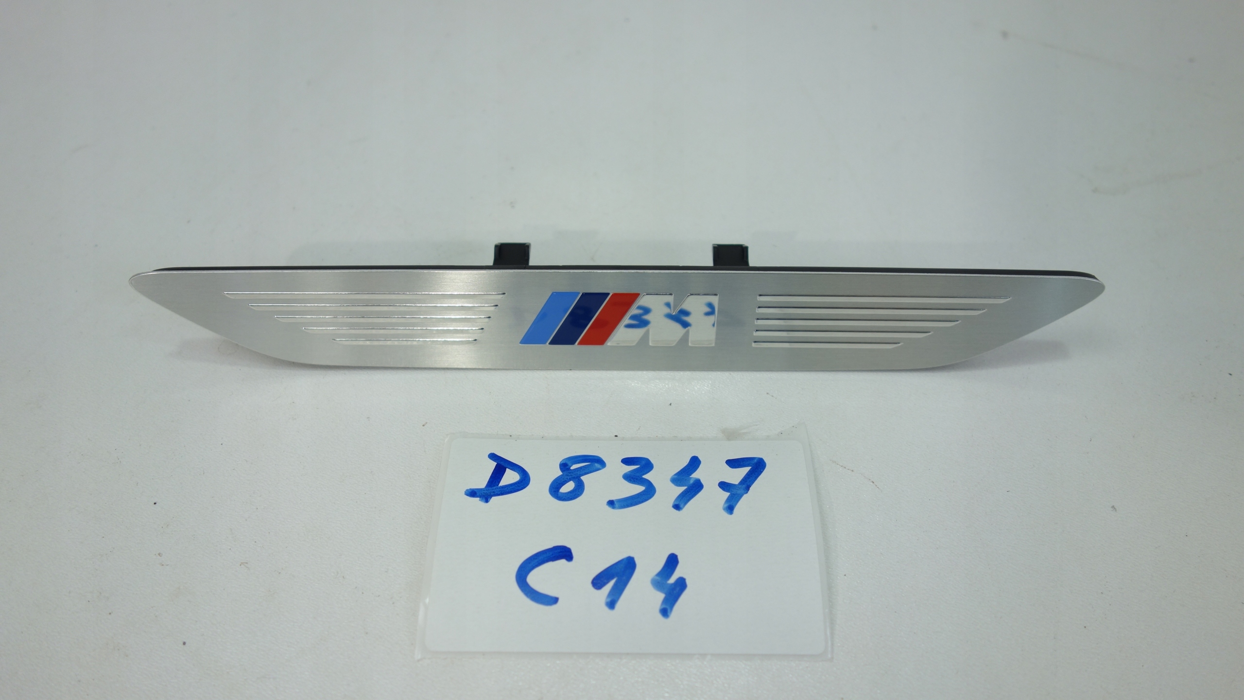 ЕМБЛЕМА ЗНАЧОК ПОРІГ ЗАД. BMW 5 F15 8055066