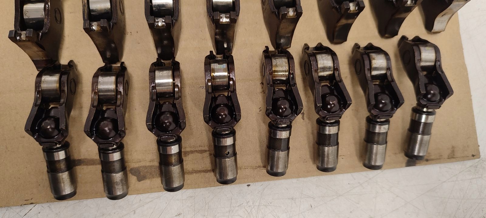vačky rozvodu Mini R56 1,6 16V