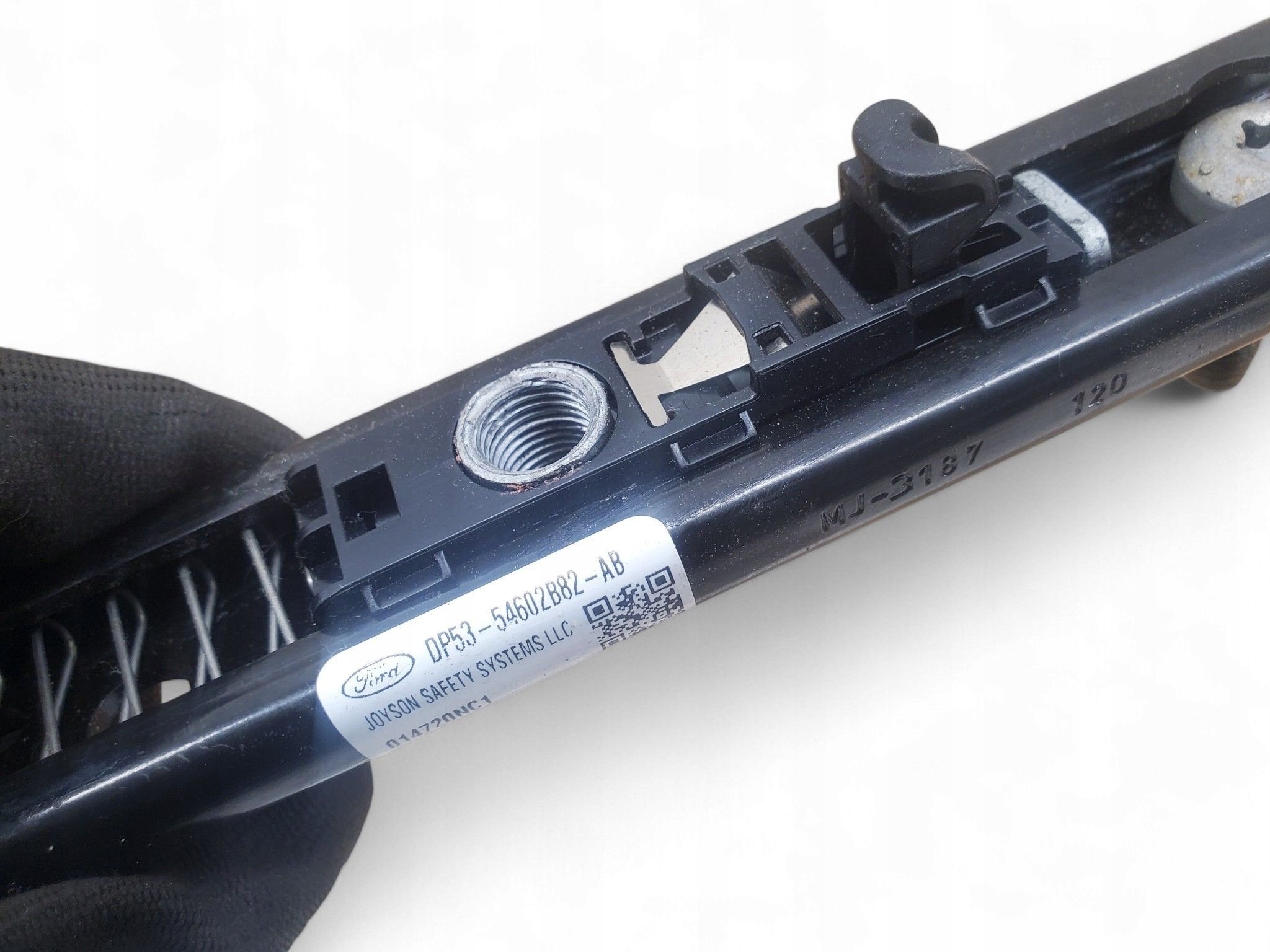 LINCOLN NAUTILUS DP5354602B82AB направляющая кресло водители