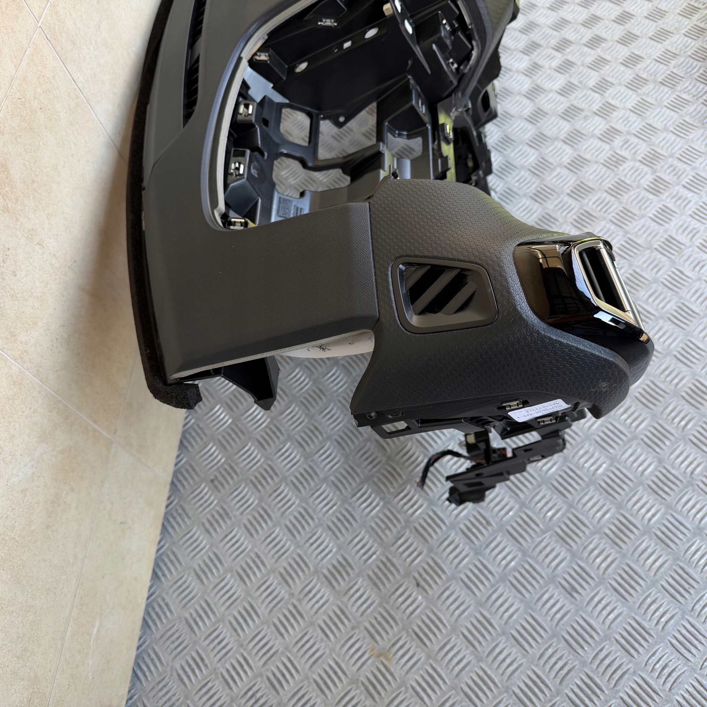 dashboard complete airbag console tension belts cockpit CITROEN C4 III 2024 ROK