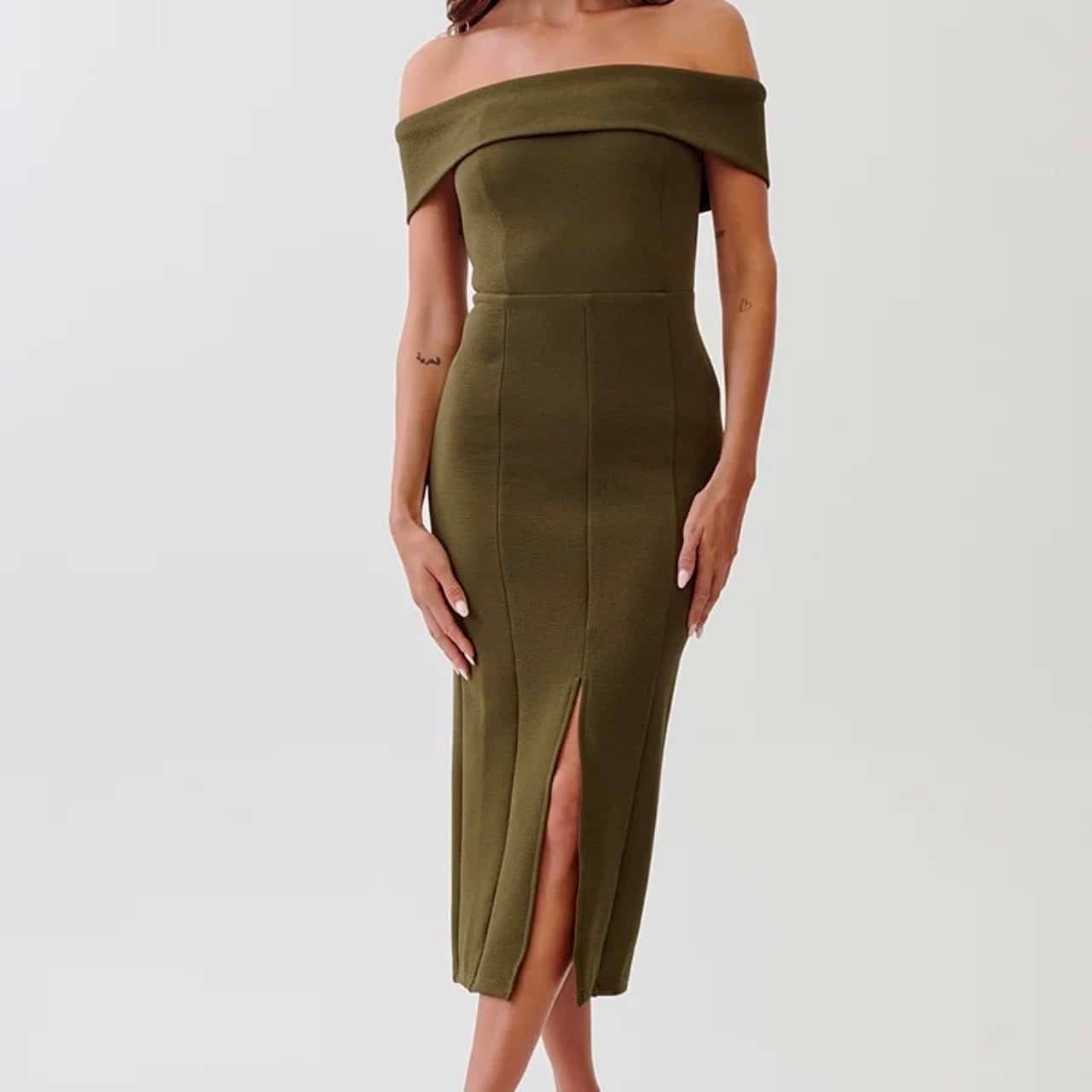 Šaty zelená midi s odhalenými rameny Chancery 40