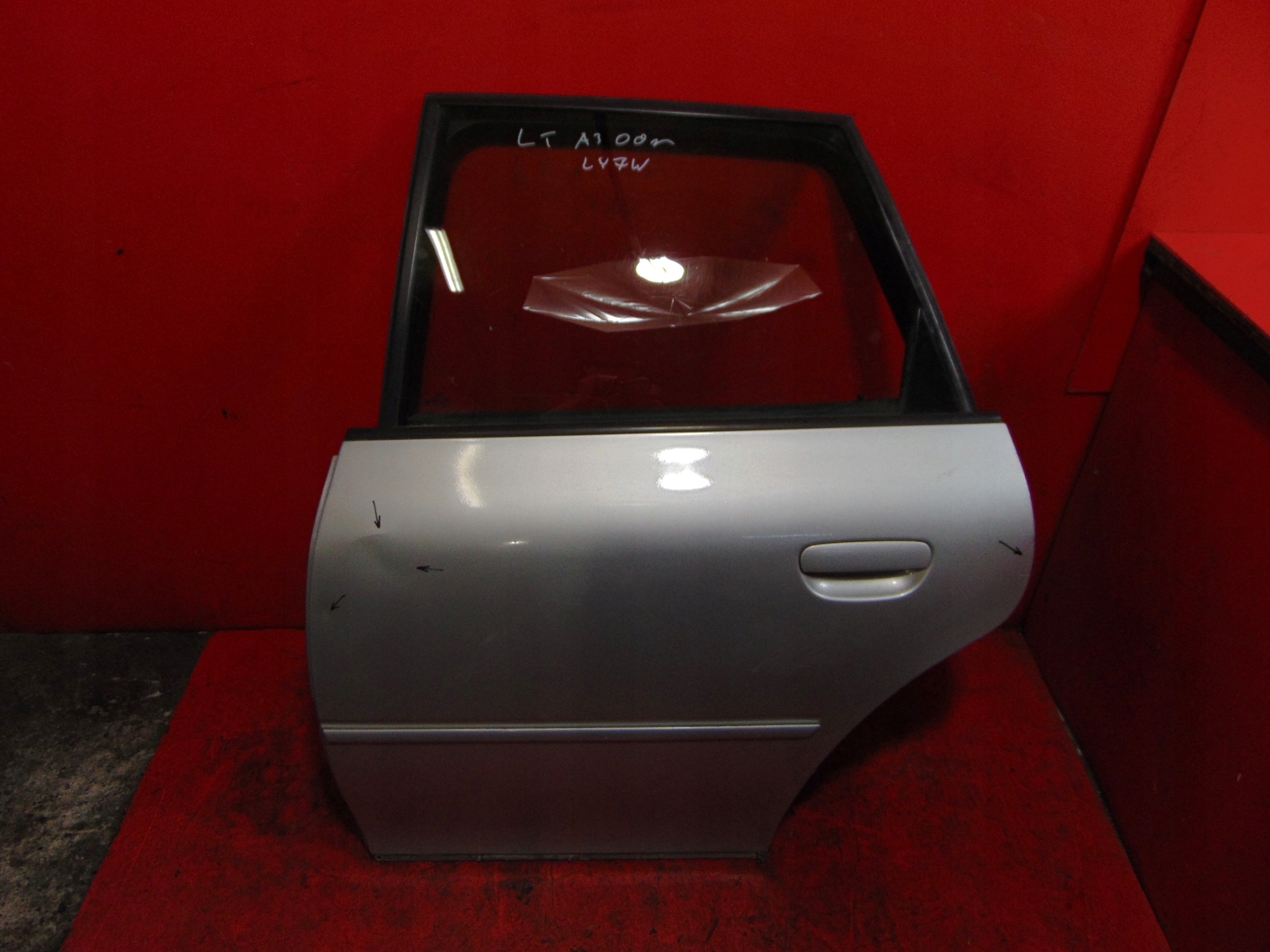 AUDI A3 8L LIFT 99-03 5D door left rear part rear. LY7W