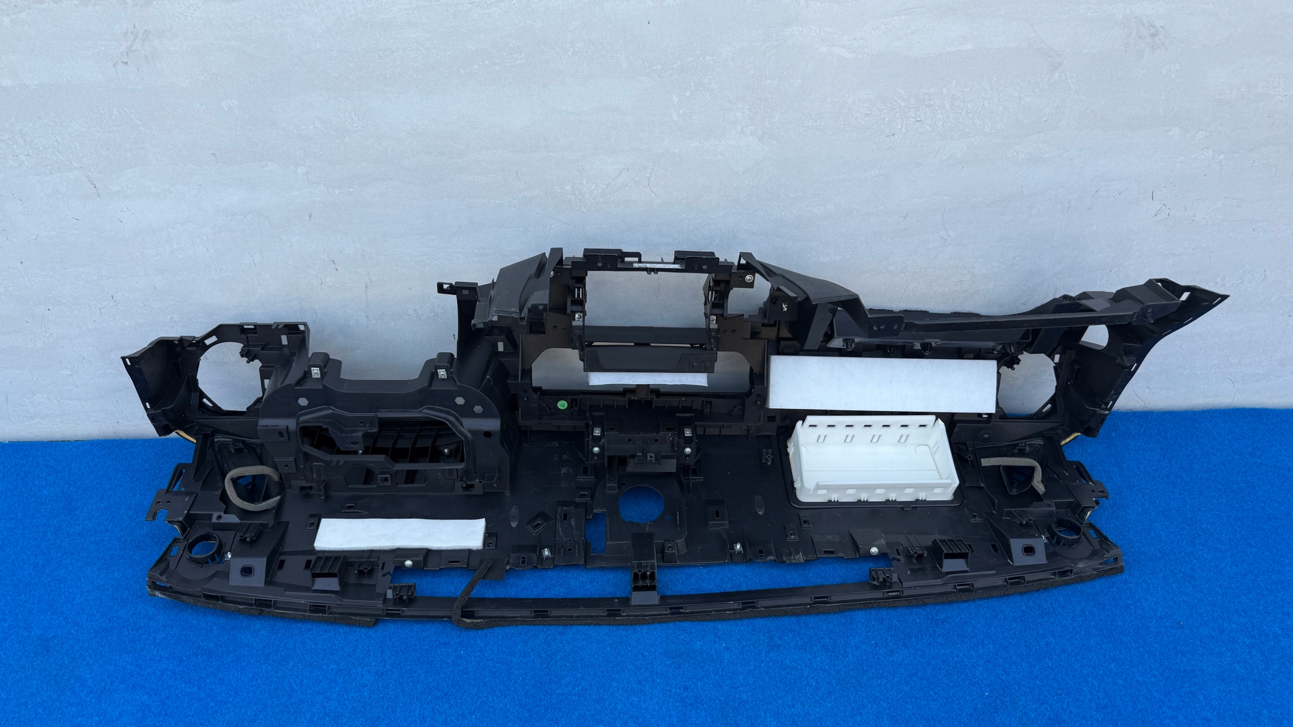 MERCEDES X-KLASA X470 console dashboard instrument panel leather DM/KOM/21A